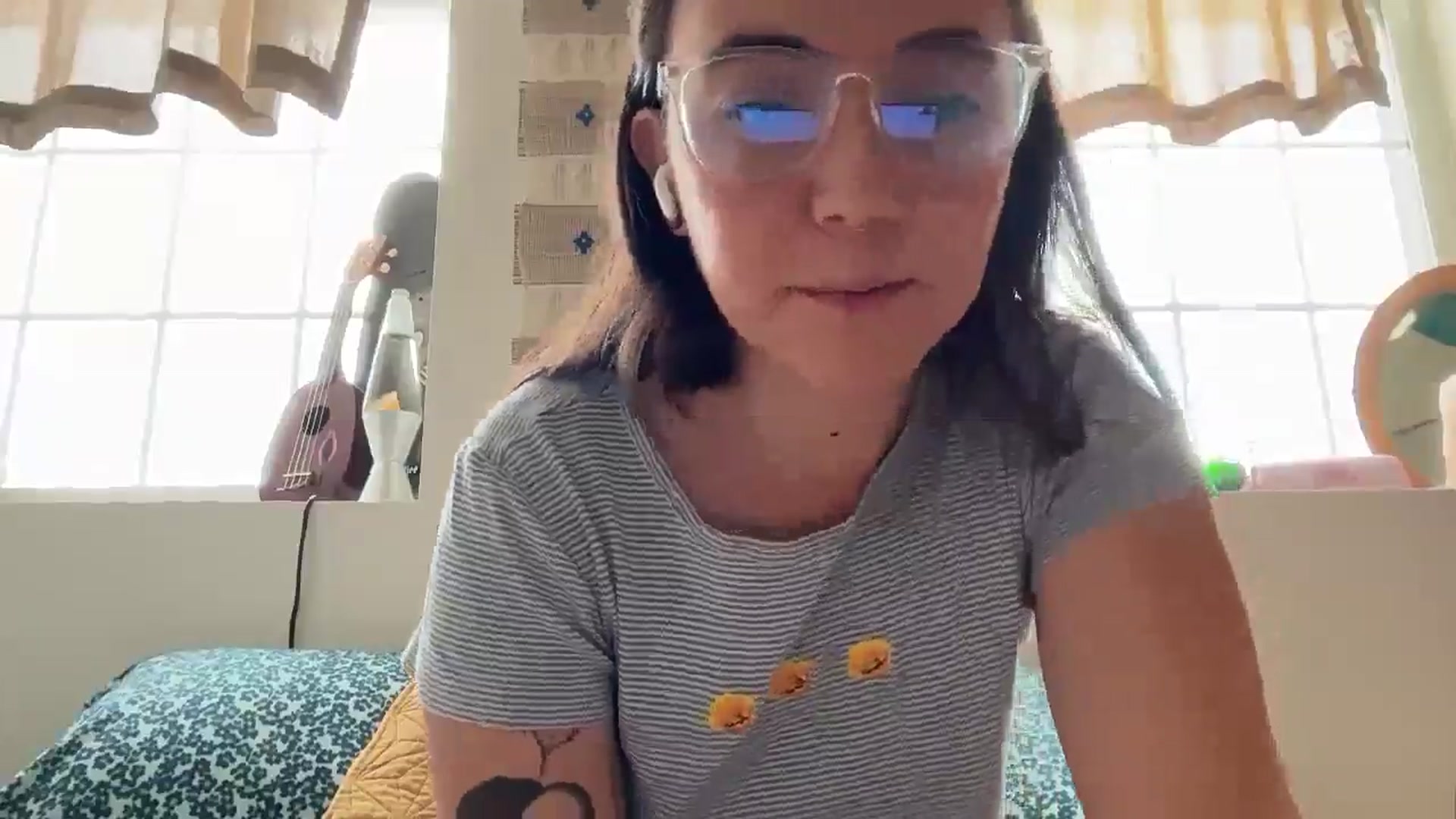 Gallery image thumbnail from cuteballoons's myfreecams stream on, 05/16/2025, 16:55 image 15 of 20