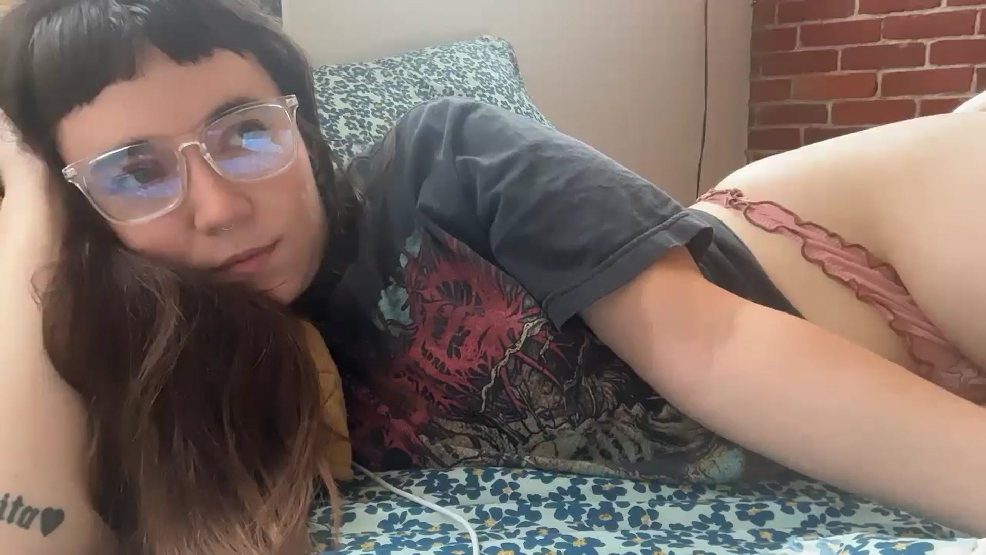 Gallery image thumbnail from cuteballoons's myfreecams stream on, 05/19/2025, 14:50 image 6 of 20