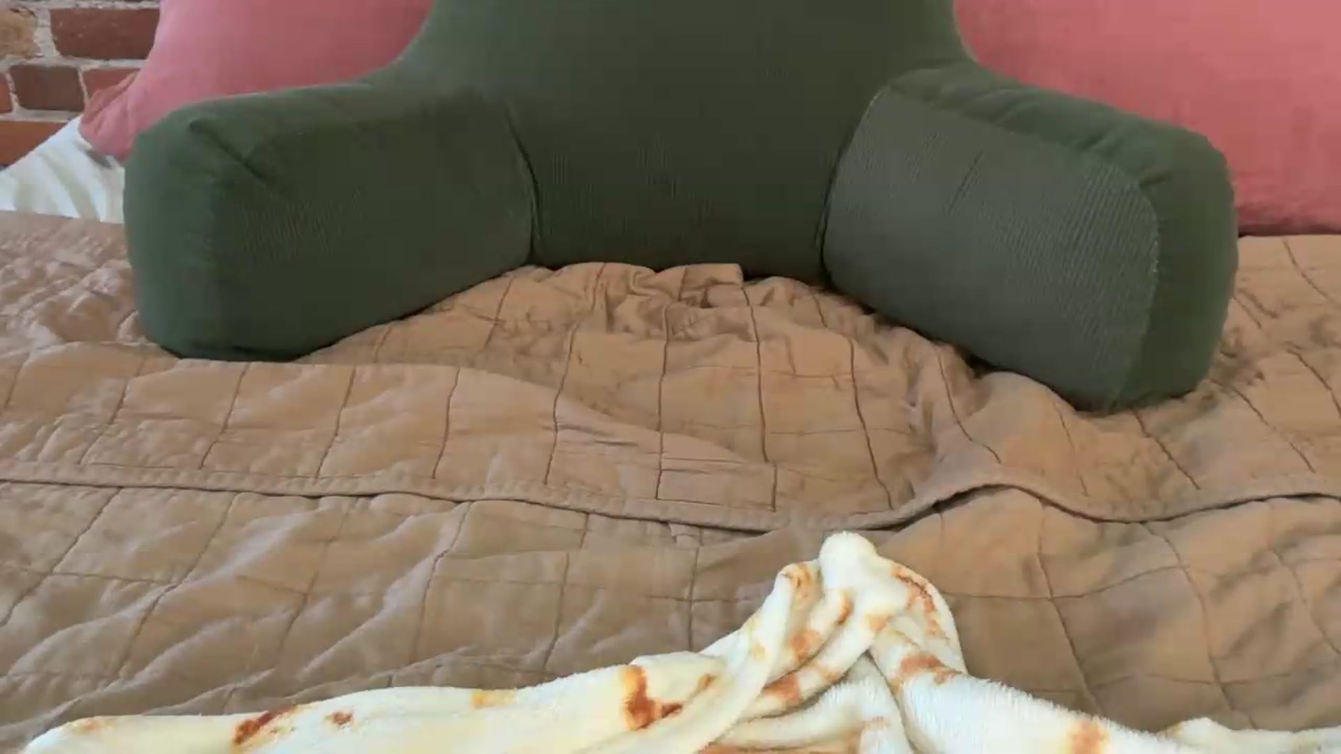Gallery image thumbnail from cuteballoons's myfreecams stream on, 07/12/2026, 19:41 image 3 of 20