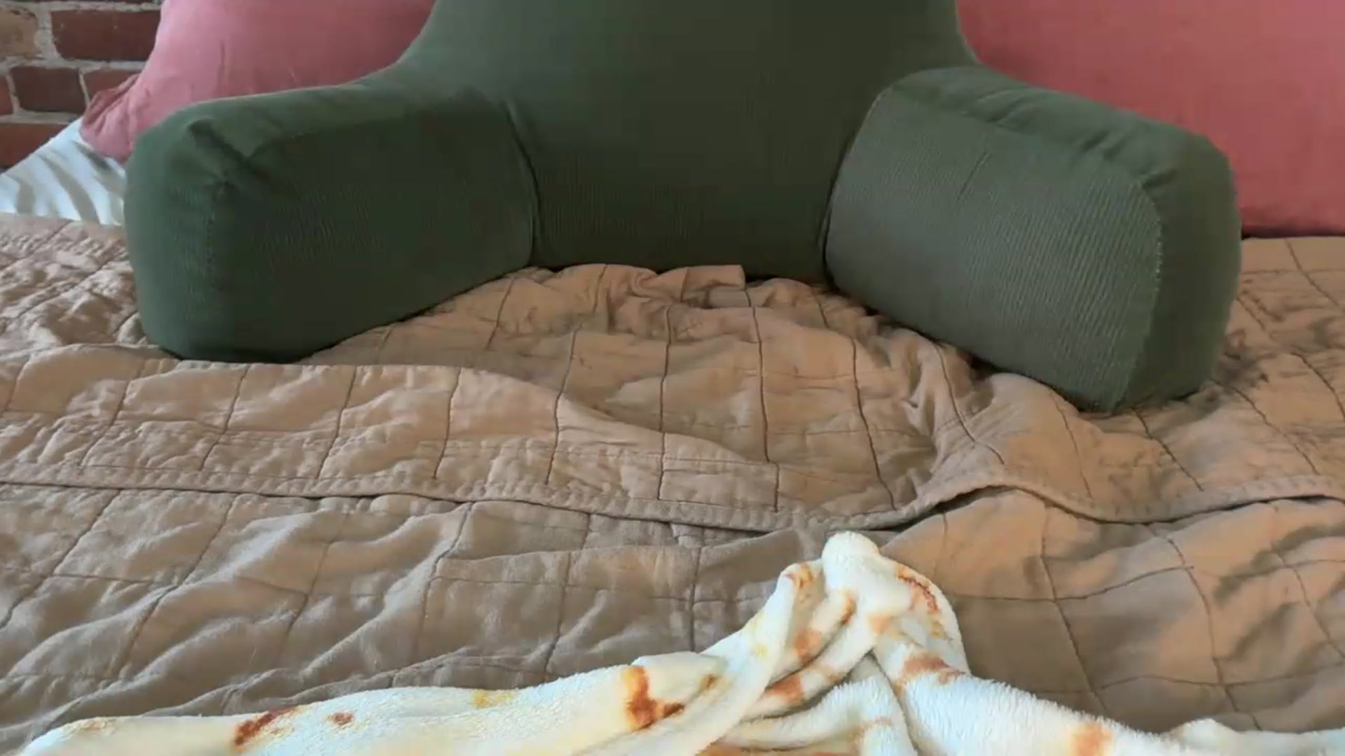 Gallery image thumbnail from cuteballoons's myfreecams stream on, 07/12/2026, 19:41 image 15 of 20