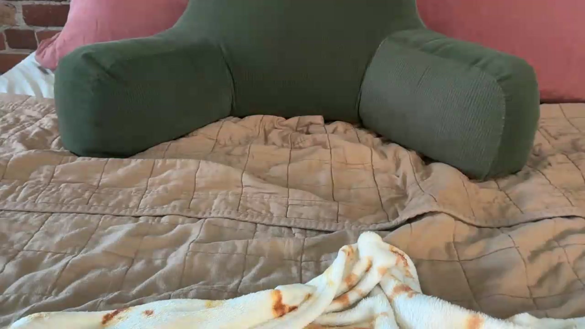 Gallery image thumbnail from cuteballoons's myfreecams stream on, 07/12/2026, 19:41 image 18 of 20
