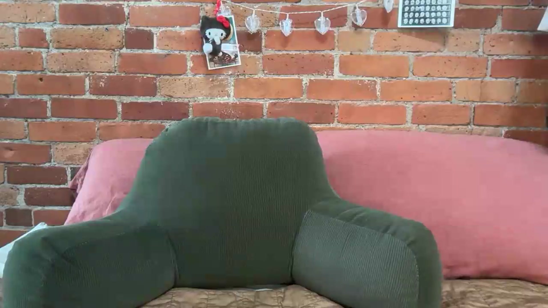 Gallery image thumbnail from cuteballoons's myfreecams stream on, 07/16/2026, 20:54 image 3 of 20