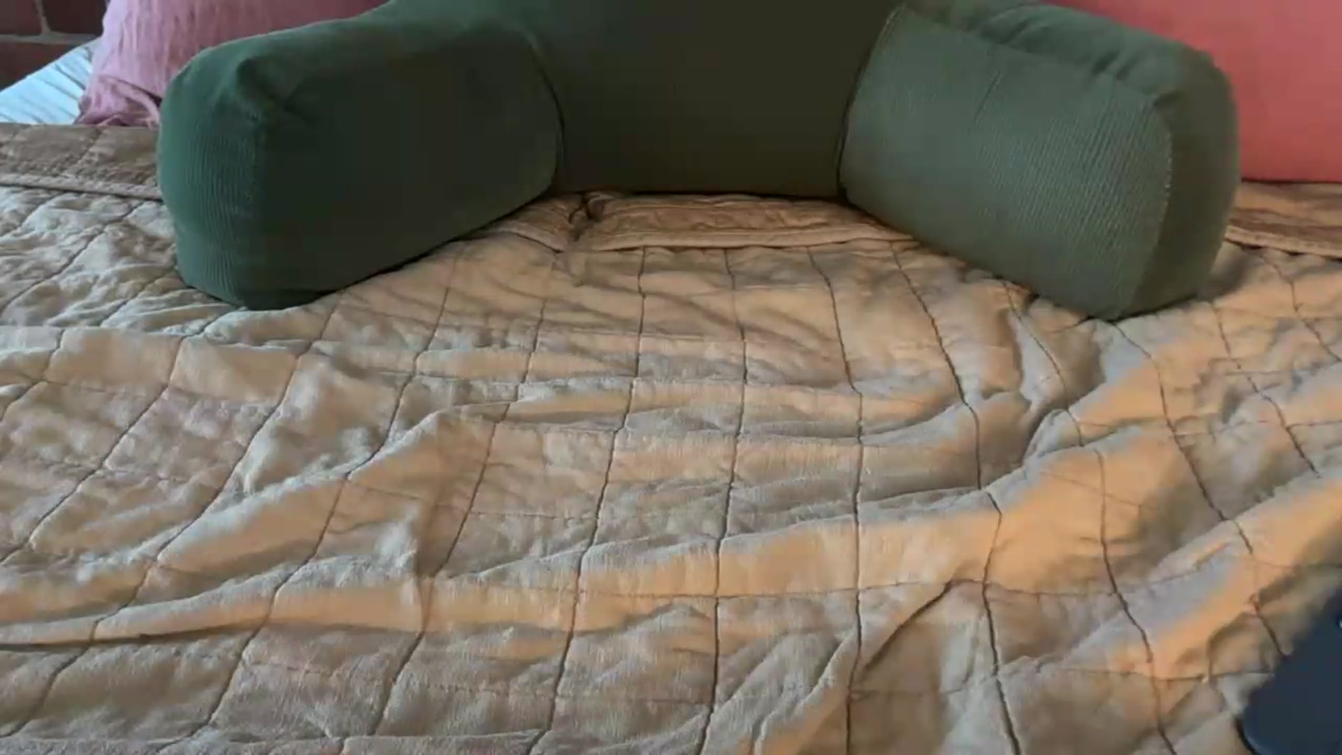 Gallery image thumbnail from cuteballoons's myfreecams stream on, 08/15/2026, 22:07 image 5 of 20