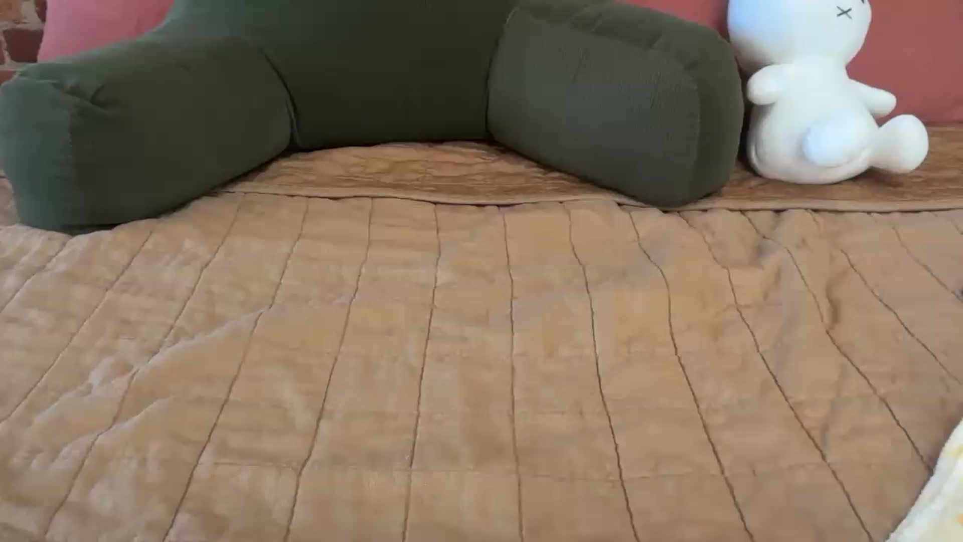 Gallery image thumbnail from cuteballoons's myfreecams stream on, 09/04/2026, 16:51 image 8 of 20