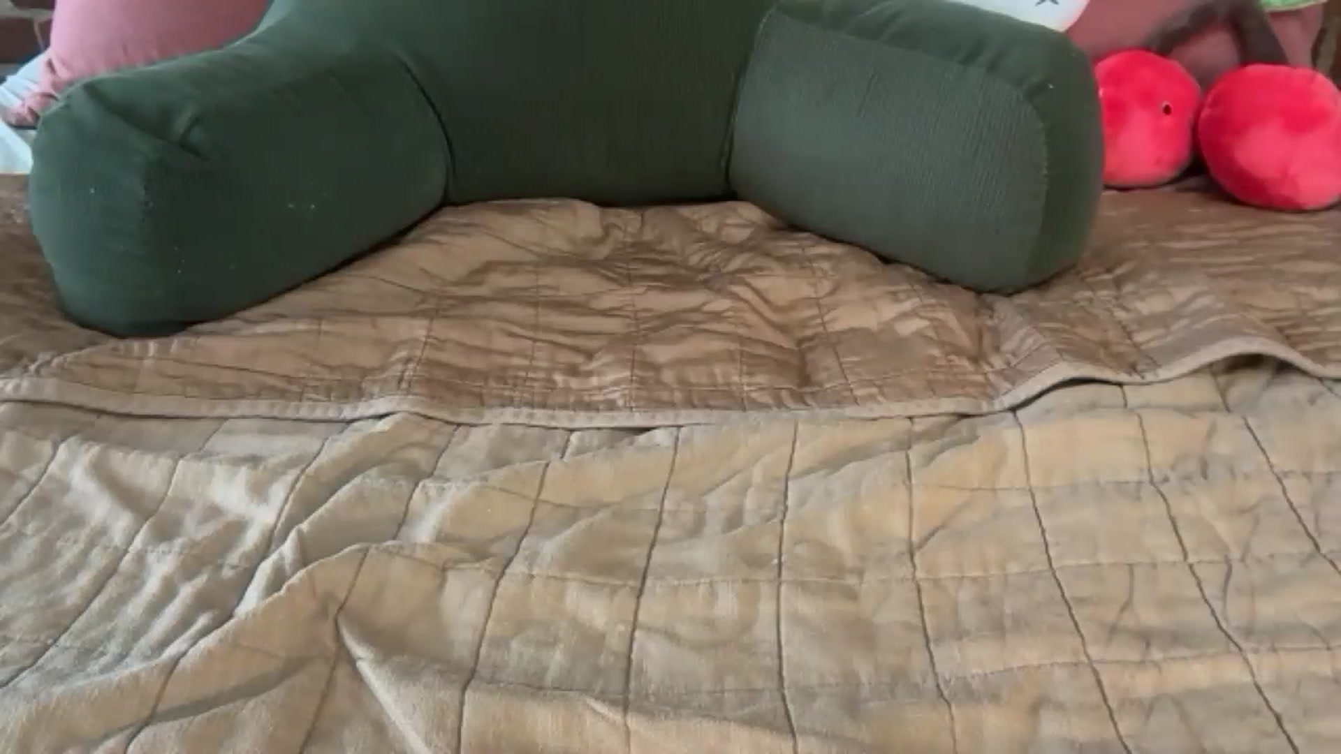 Gallery image thumbnail from cuteballoons's myfreecams stream on, 09/17/2026, 18:10 image 19 of 20