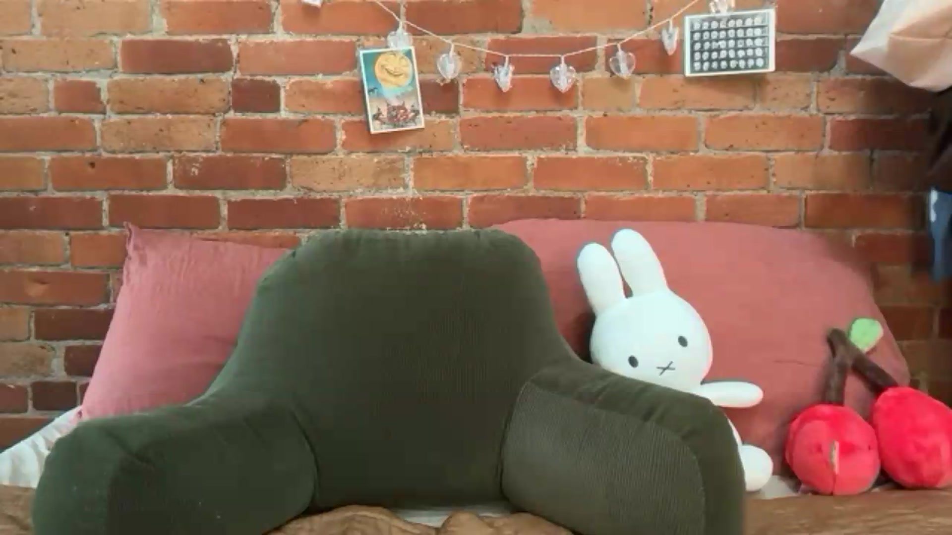 Gallery image thumbnail from cuteballoons's myfreecams stream on, 09/17/2026, 19:49 image 6 of 20