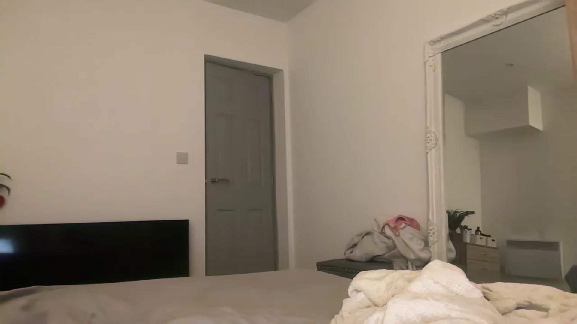 Gallery image thumbnail from cutecarmenxo's myfreecams stream on, 05/18/2023, 22:38 image 12 of 20