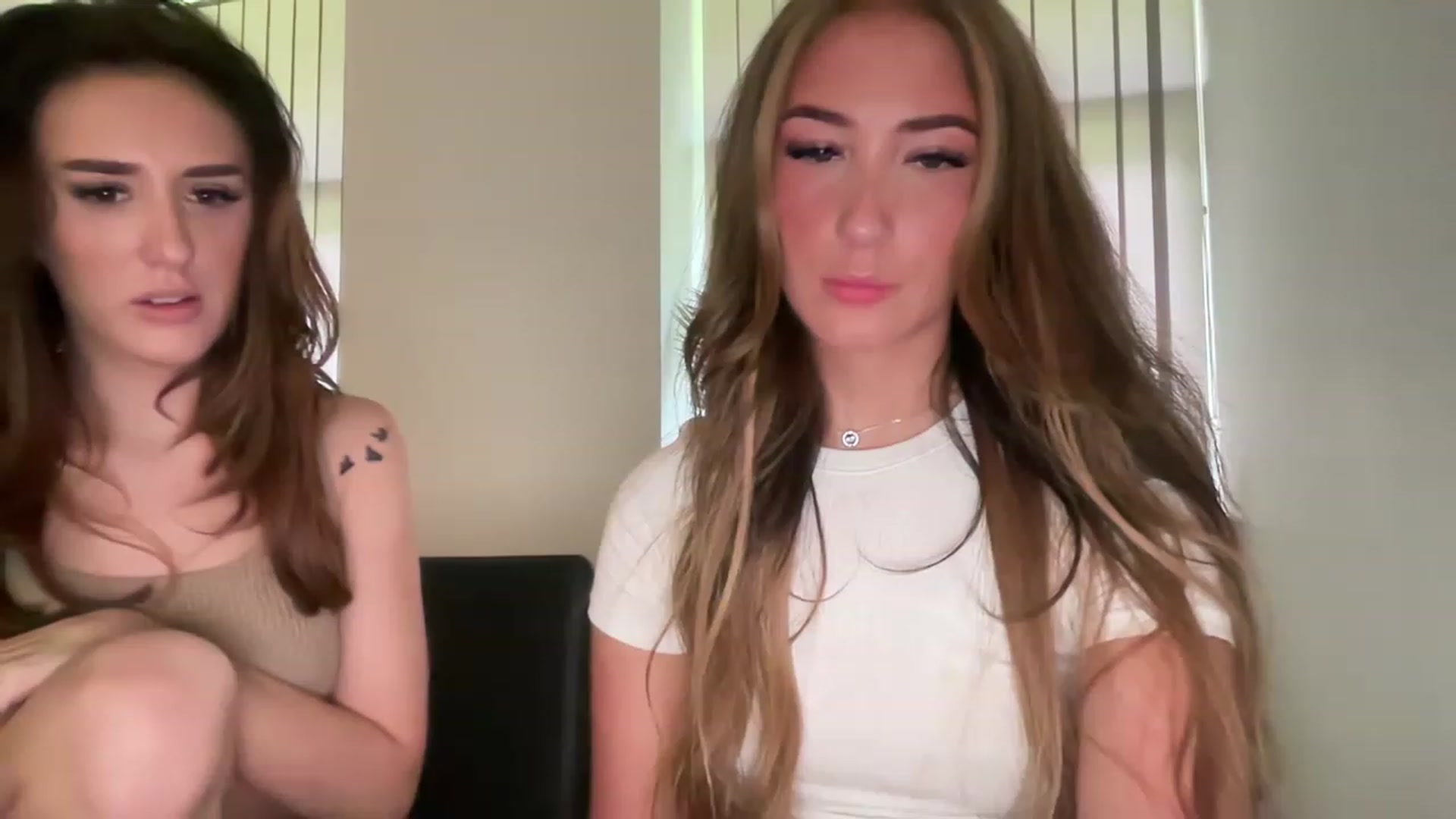Gallery image thumbnail from cutecarmenxo's myfreecams stream on, 06/21/2023, 06:23 image 14 of 20