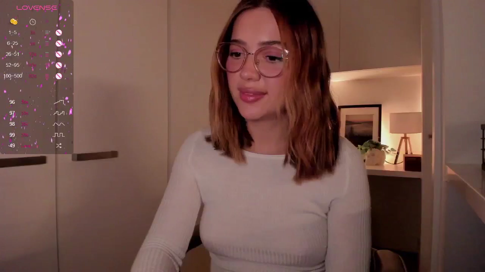 Gallery image thumbnail from cutee's myfreecams stream on, 08/26/2024, 21:36 image 17 of 20