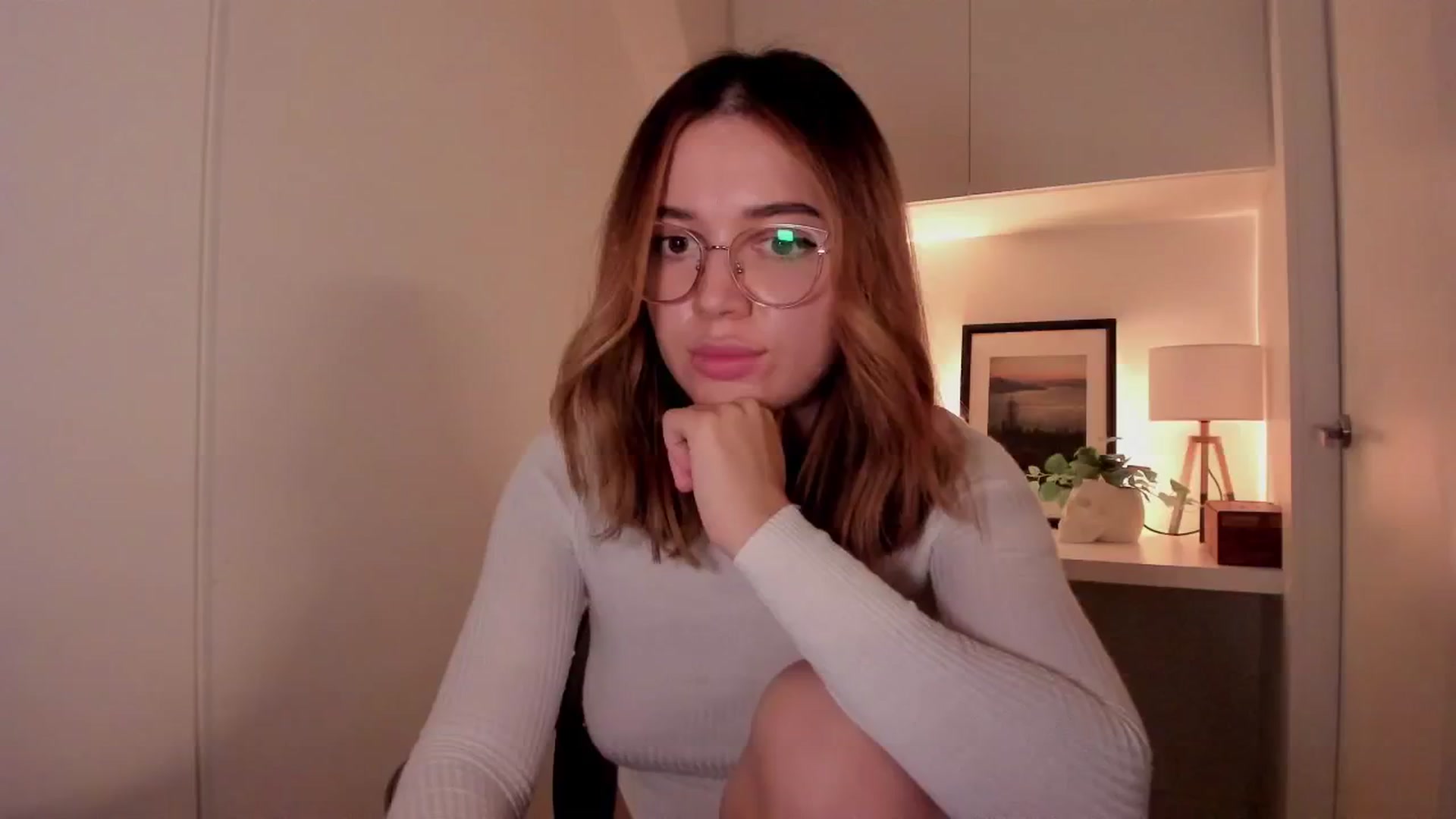 Gallery image thumbnail from cutee's myfreecams stream on, 09/05/2024, 18:30 image 10 of 20