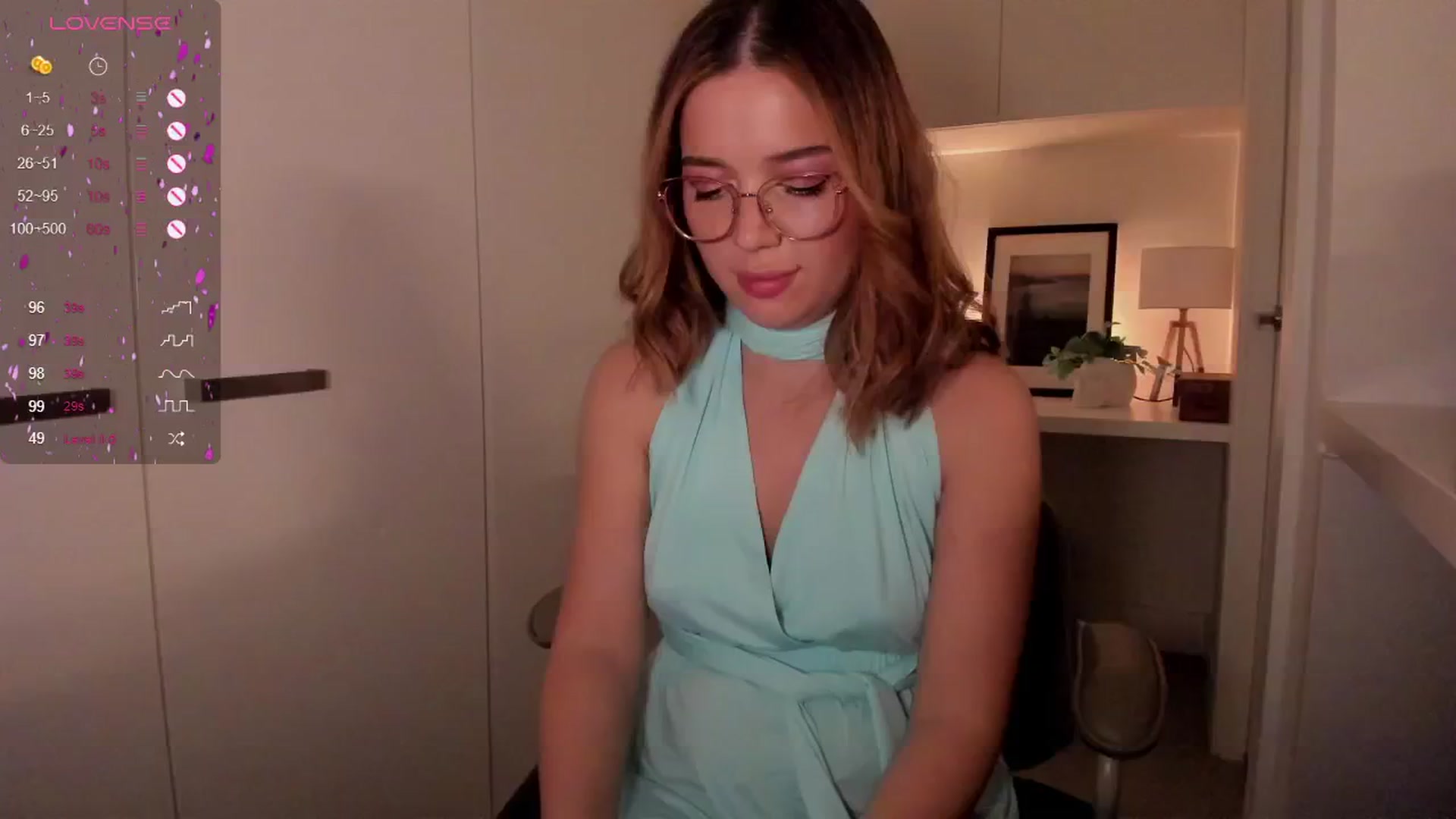 Gallery image thumbnail from cutee's myfreecams stream on, 09/09/2024, 16:46 image 6 of 20