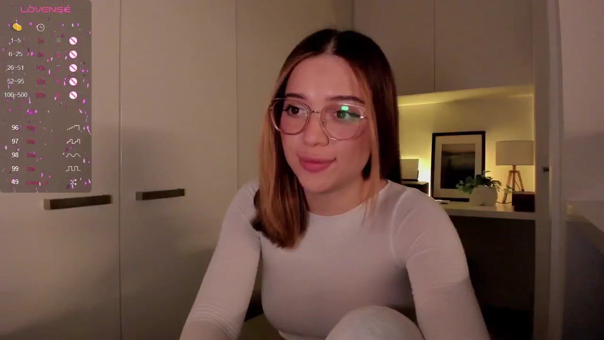 Gallery image thumbnail from cutee's myfreecams stream on, 09/16/2024, 15:54 image 14 of 20