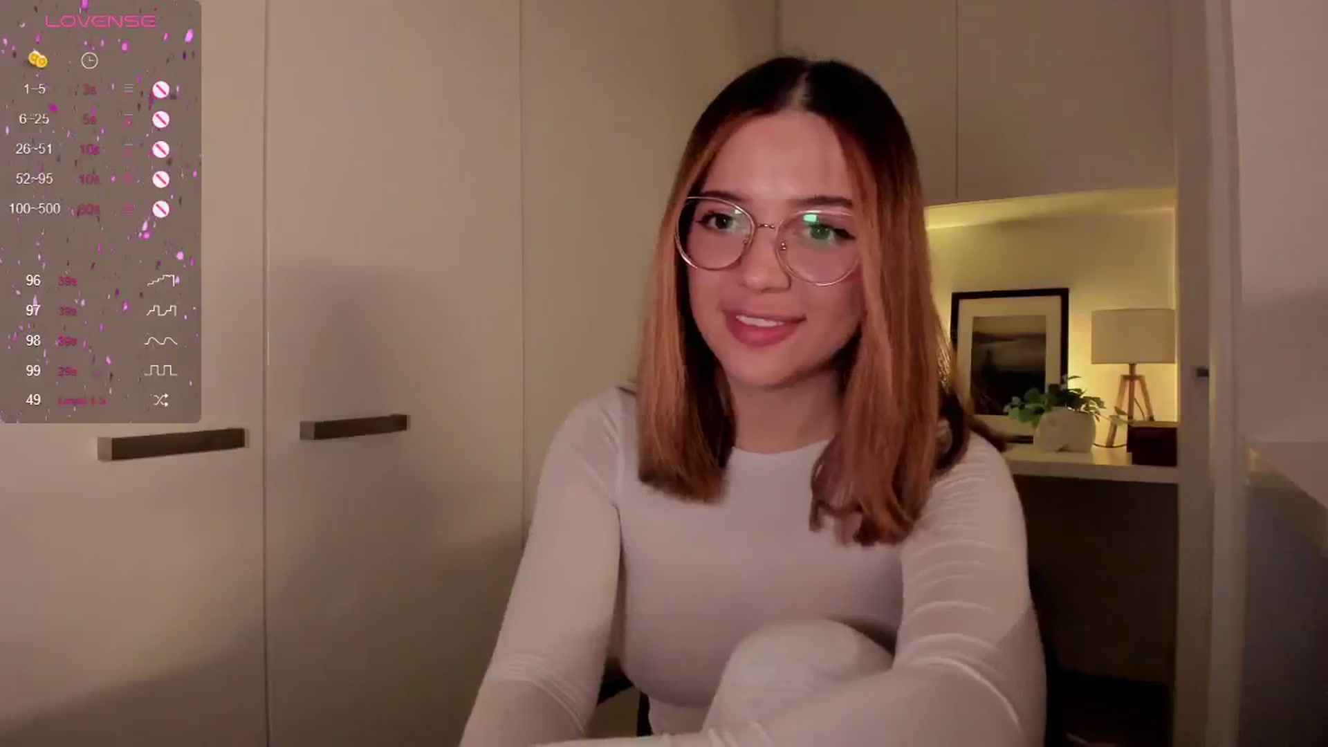 Gallery image thumbnail from cutee's myfreecams stream on, 09/16/2024, 16:58 image 16 of 20