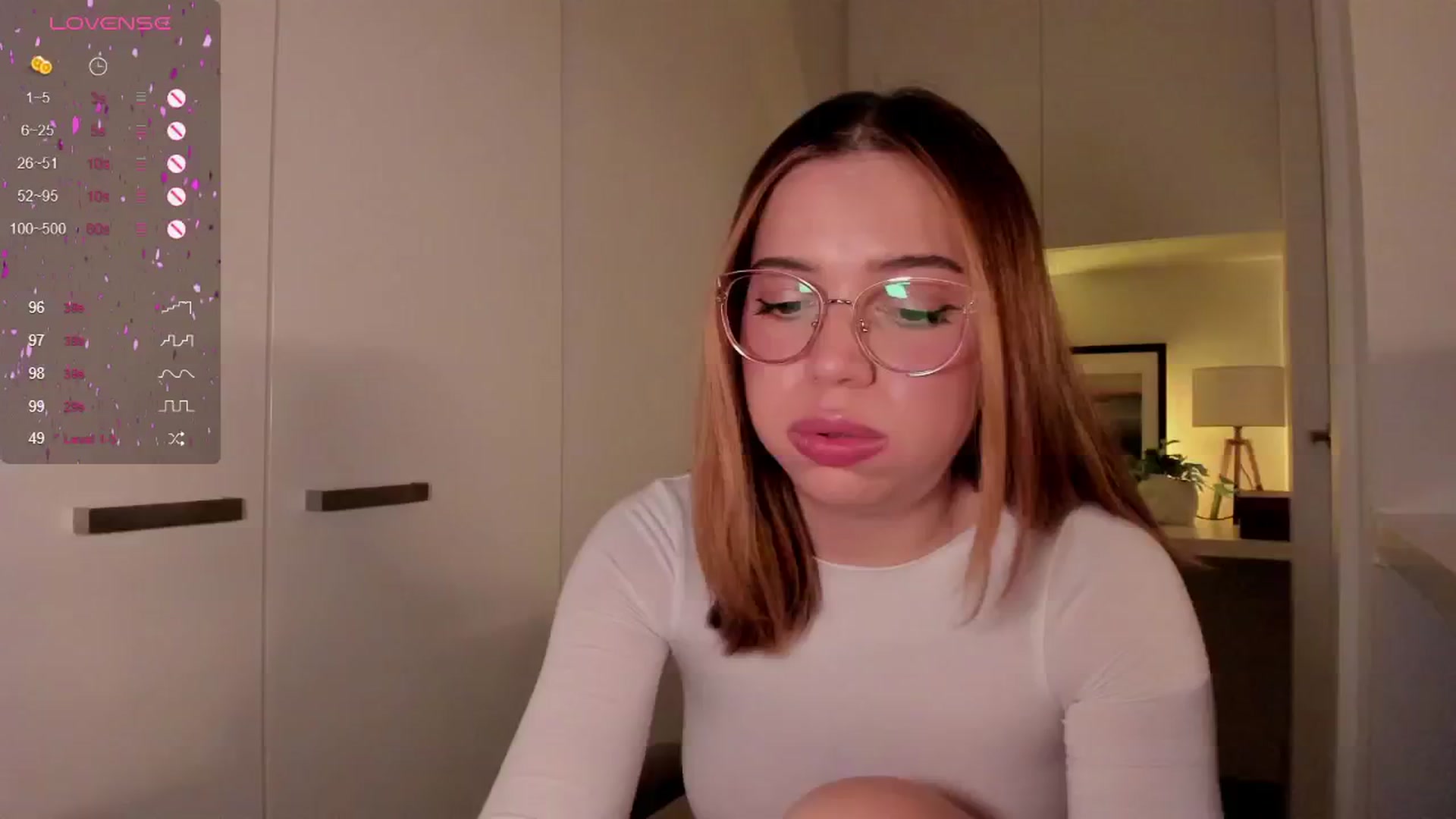 Gallery image thumbnail from cutee's myfreecams stream on, 09/17/2024, 06:03 image 12 of 20