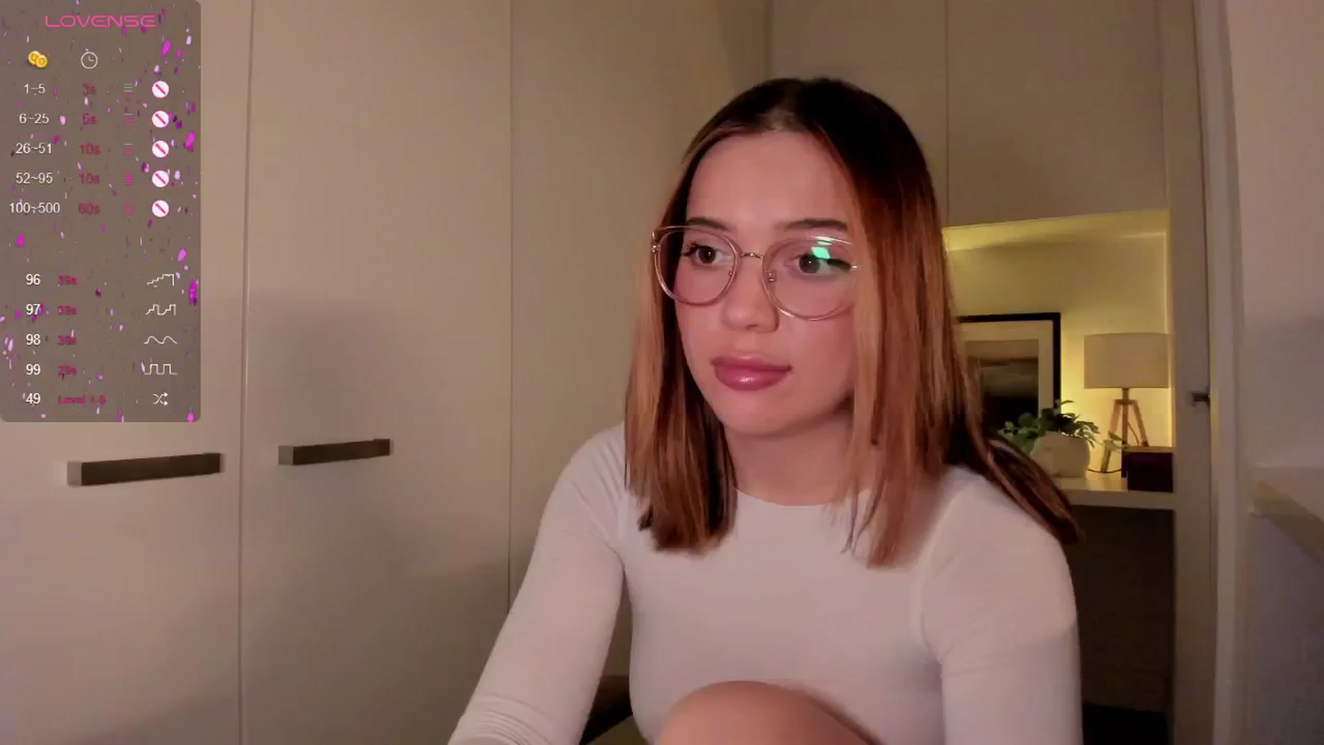 Gallery image thumbnail from cutee's myfreecams stream on, 09/17/2024, 06:03 image 16 of 20