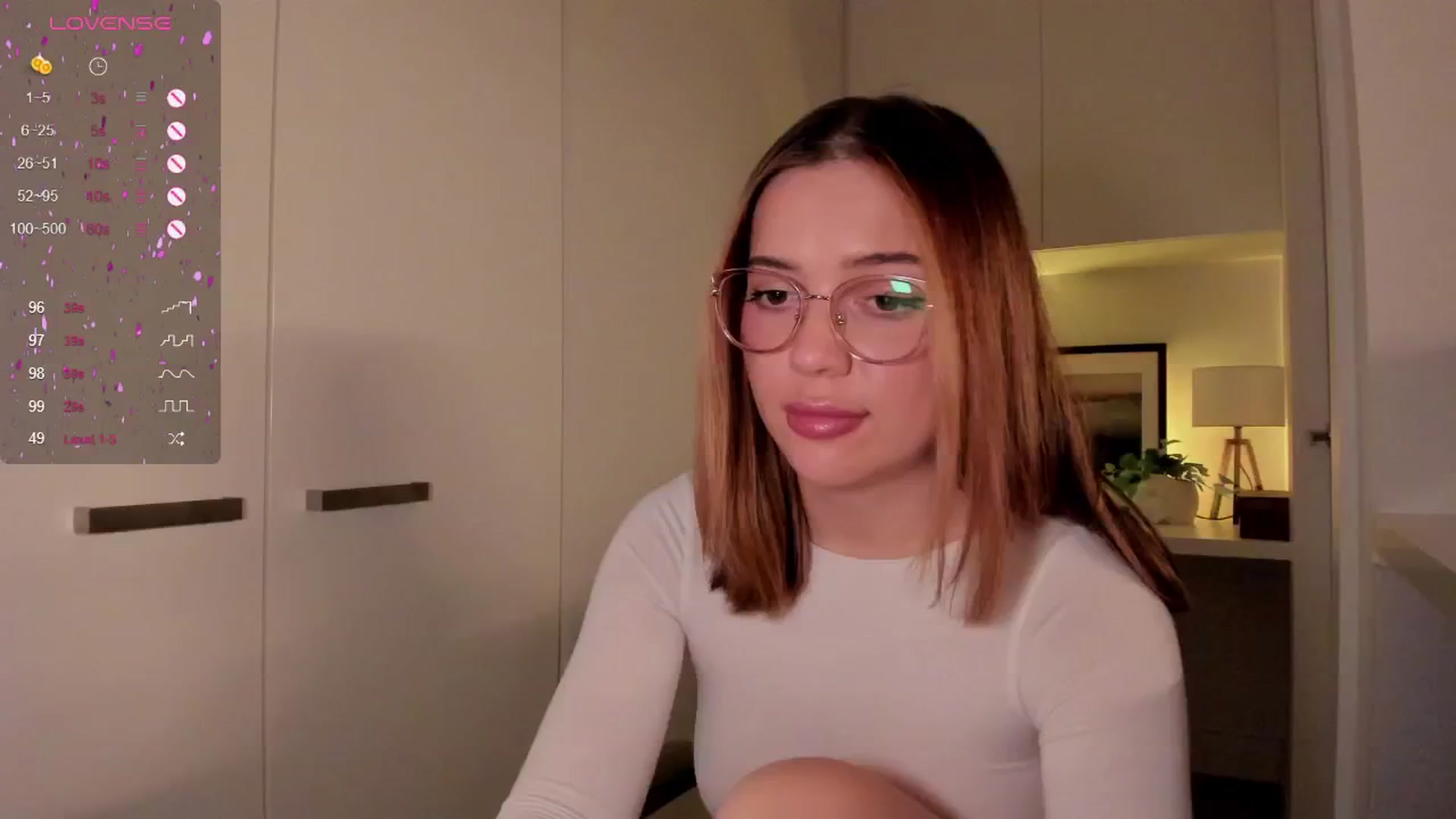Gallery image thumbnail from cutee's myfreecams stream on, 09/17/2024, 06:03 image 17 of 20