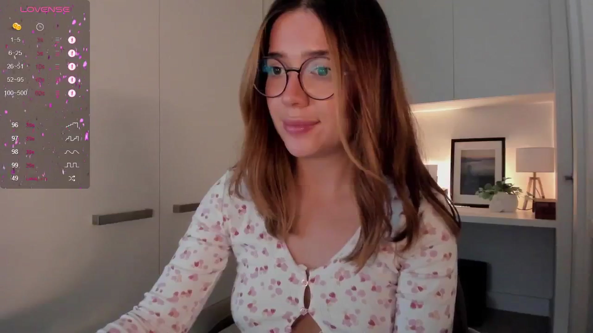 Gallery image thumbnail from cutee's myfreecams stream on, 11/25/2024, 07:17 image 18 of 20