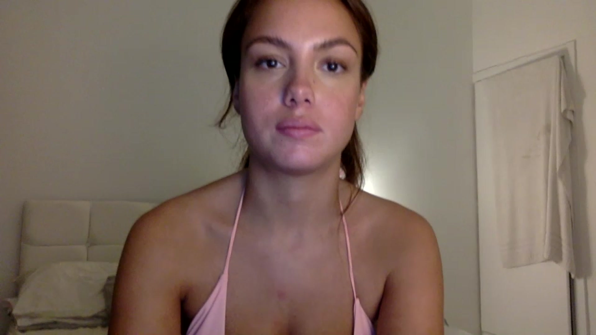 Gallery image thumbnail from cutegirl62's myfreecams stream on, 12/12/2022, 21:40 image 4 of 20