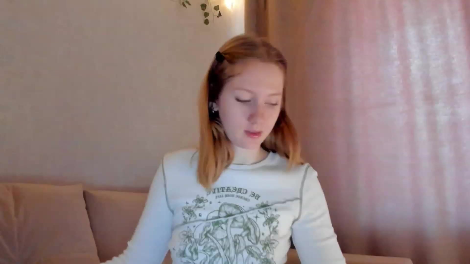 Gallery image thumbnail from cutegirlAlice's myfreecams stream on, 12/09/2022, 04:58 image 5 of 20