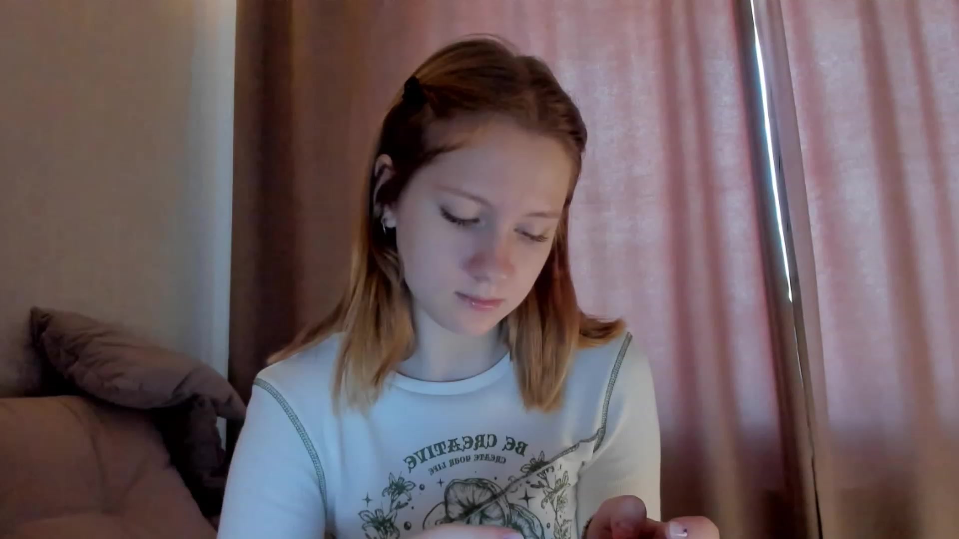 Gallery image thumbnail from cutegirlAlice's myfreecams stream on, 12/09/2022, 04:58 image 15 of 20