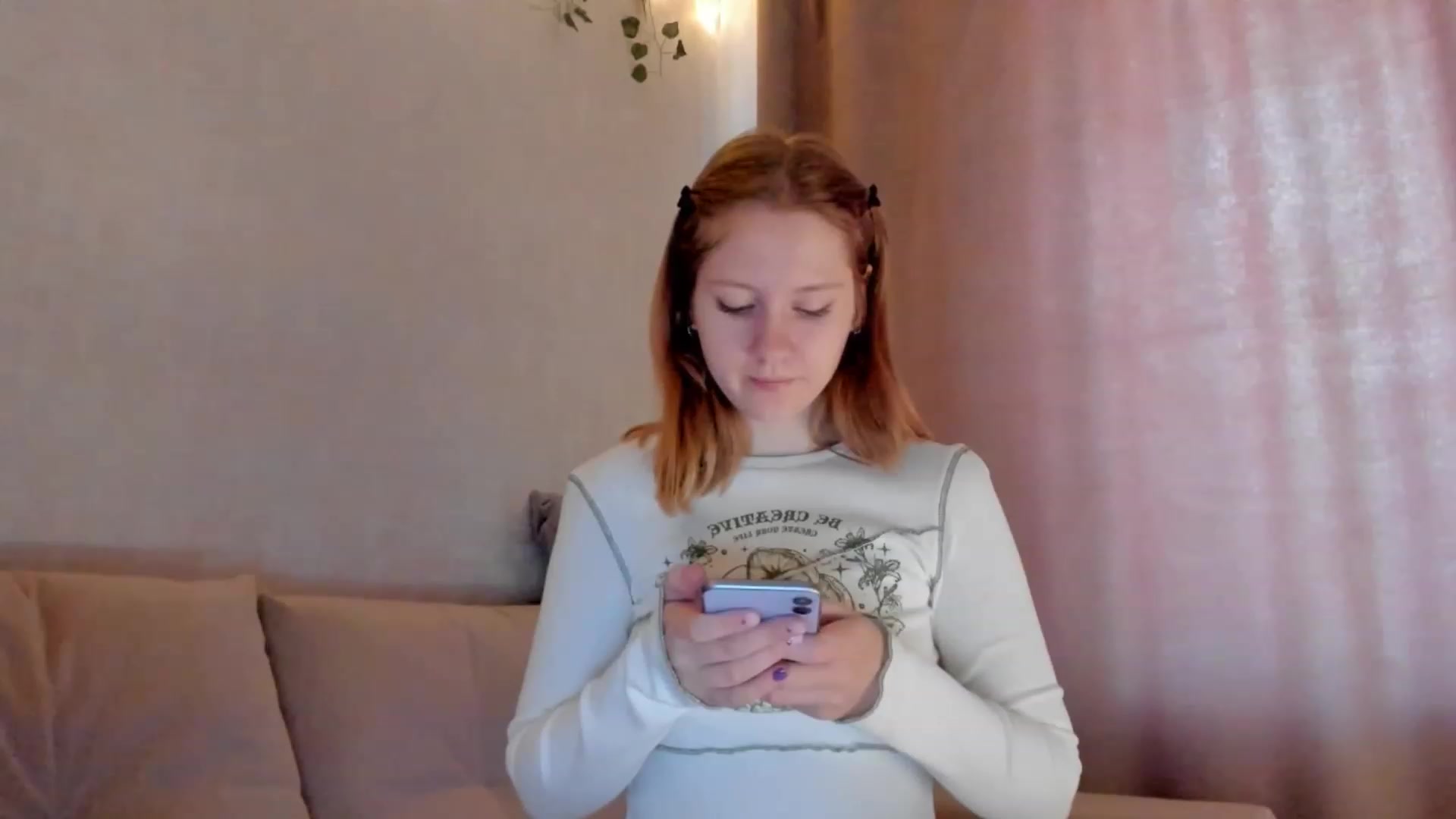 Gallery image thumbnail from cutegirlAlice's myfreecams stream on, 12/09/2022, 04:58 image 4 of 20