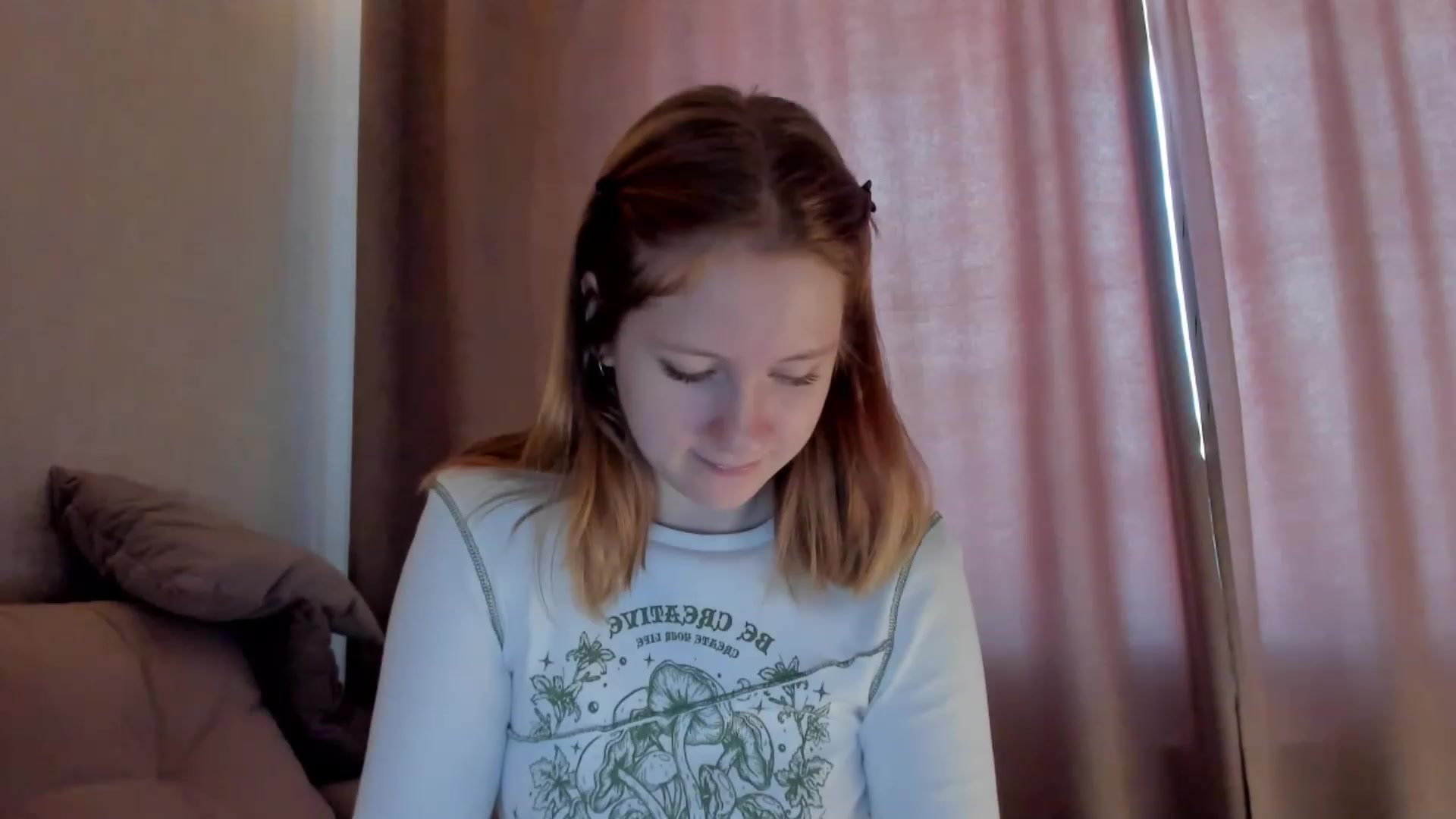 Gallery image thumbnail from cutegirlAlice's myfreecams stream on, 12/09/2022, 04:58 image 16 of 20