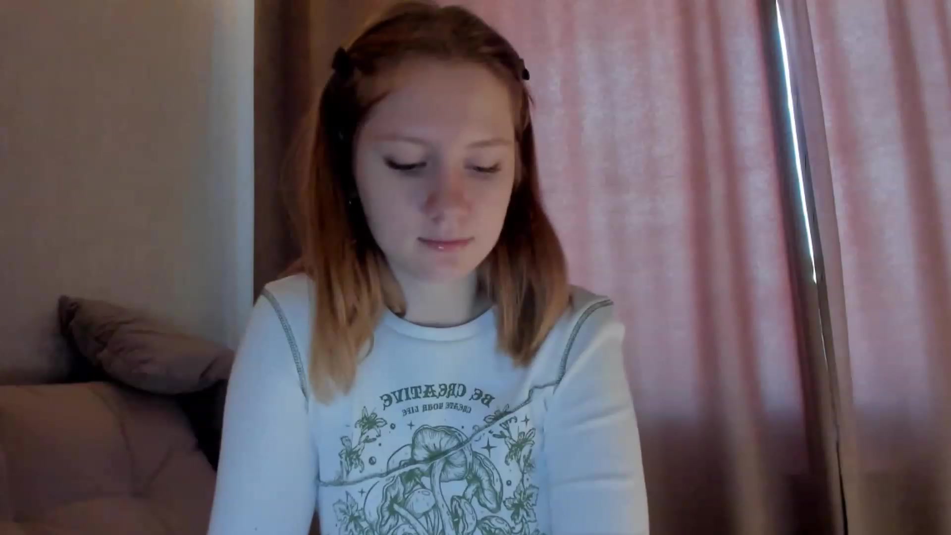 Gallery image thumbnail from cutegirlAlice's myfreecams stream on, 12/09/2022, 04:58 image 19 of 20