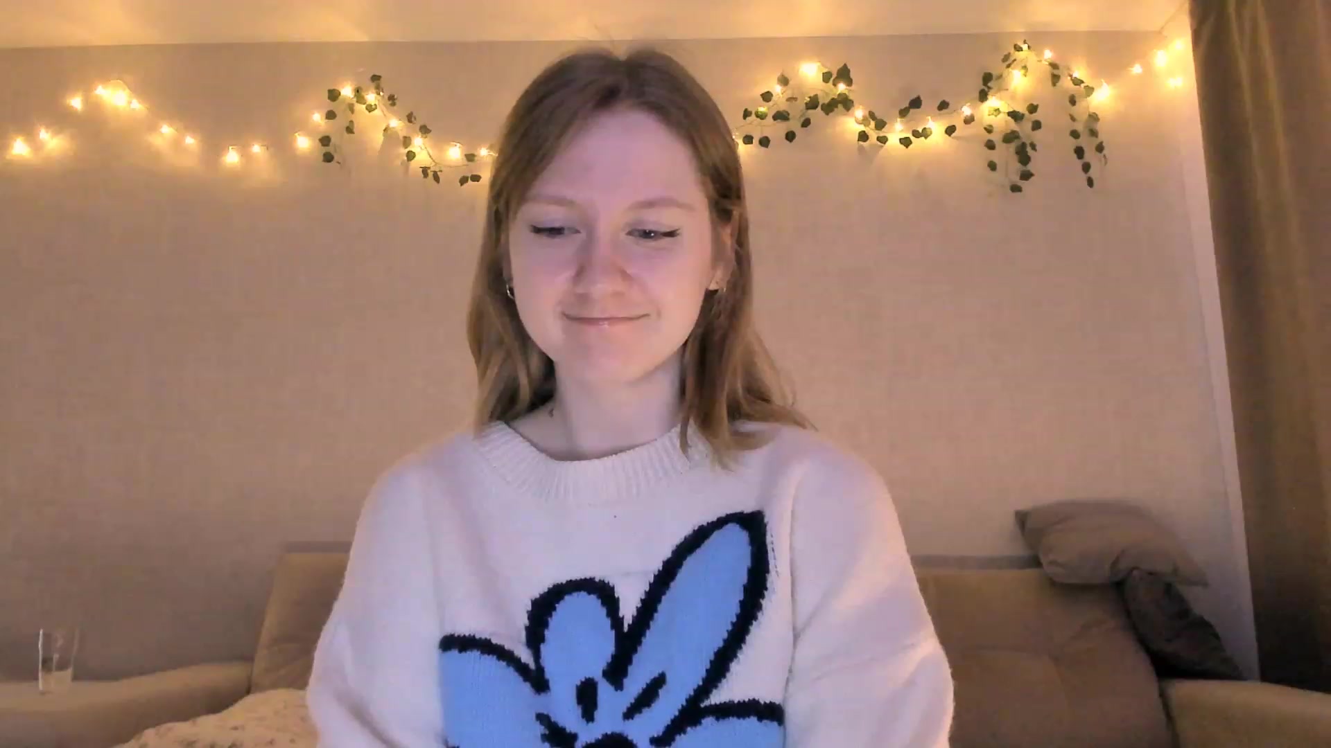 Gallery image thumbnail from cutegirlAlice's myfreecams stream on, 12/11/2022, 07:03 image 17 of 20