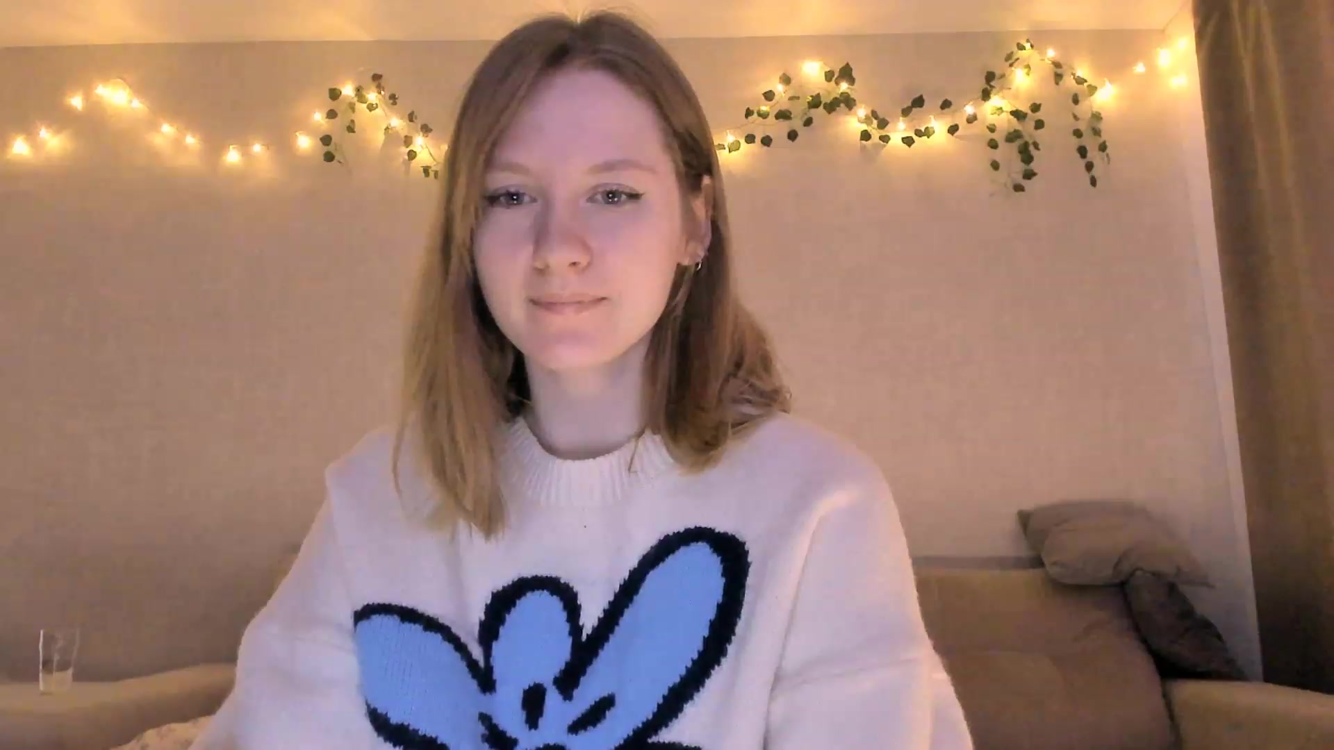 Gallery image thumbnail from cutegirlAlice's myfreecams stream on, 12/11/2022, 07:03 image 11 of 20