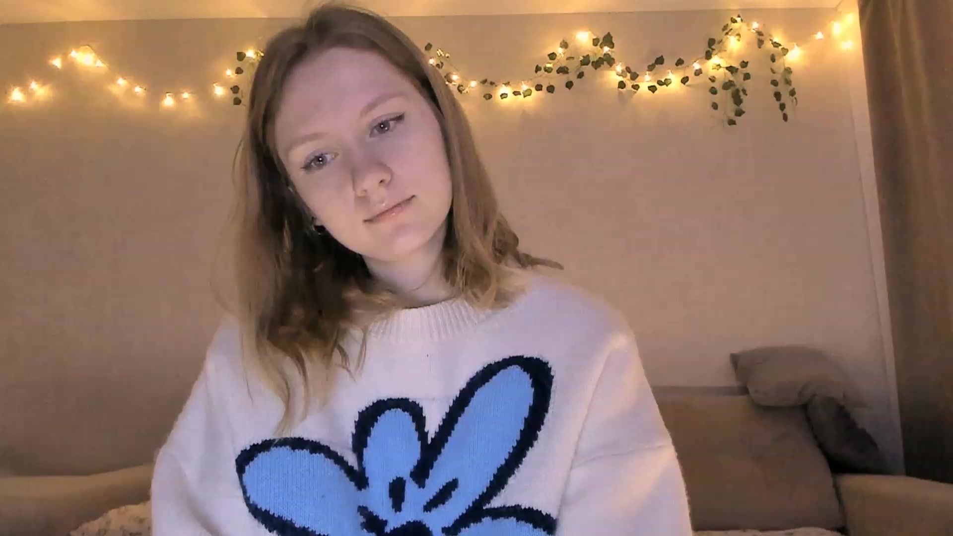 Gallery image thumbnail from cutegirlAlice's myfreecams stream on, 12/11/2022, 08:32 image 16 of 20