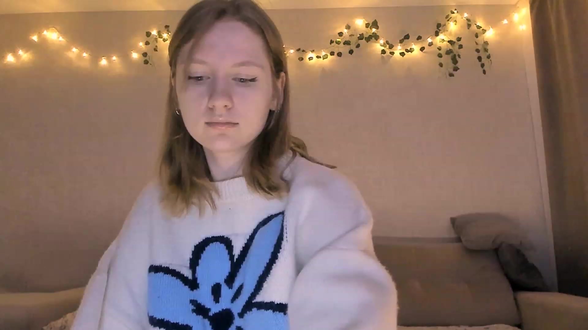 Gallery image thumbnail from cutegirlAlice's myfreecams stream on, 12/11/2022, 08:32 image 15 of 20
