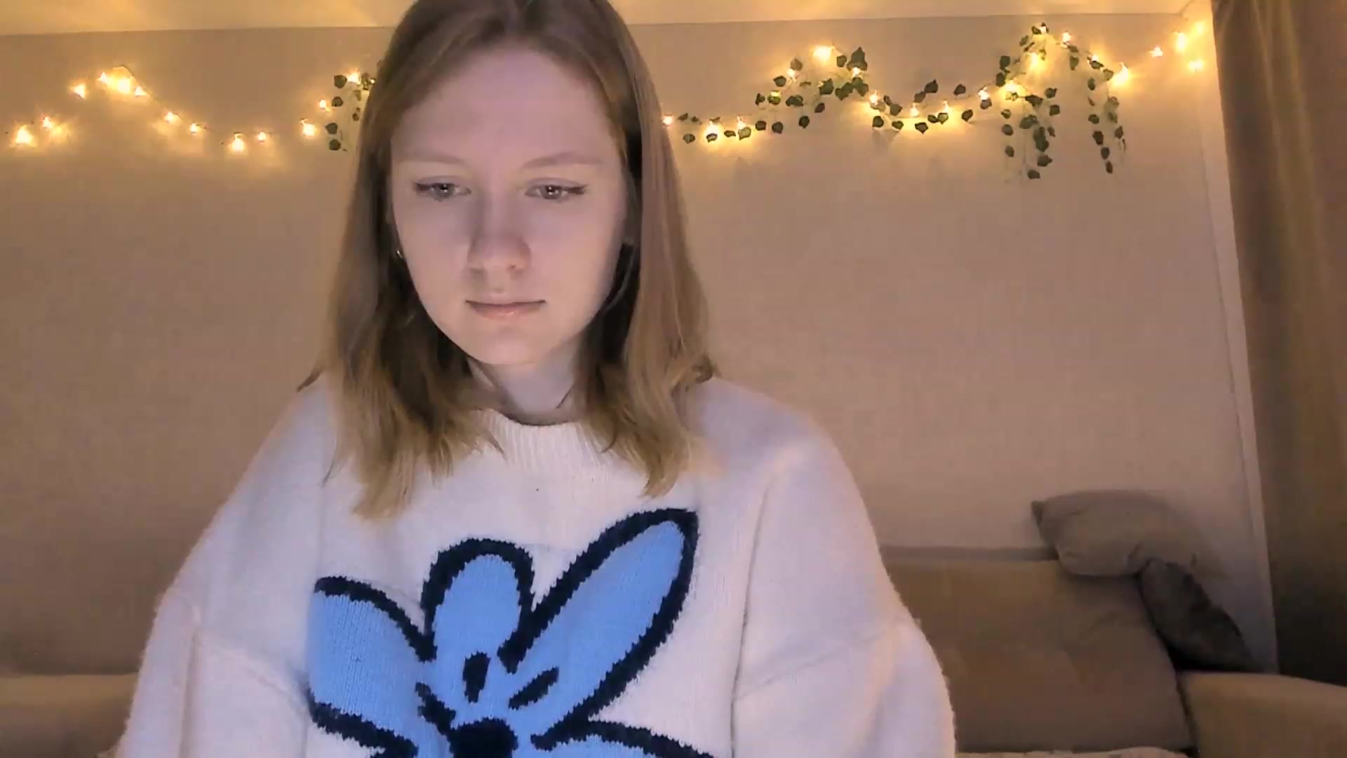 Gallery image thumbnail from cutegirlAlice's myfreecams stream on, 12/11/2022, 08:32 image 17 of 20