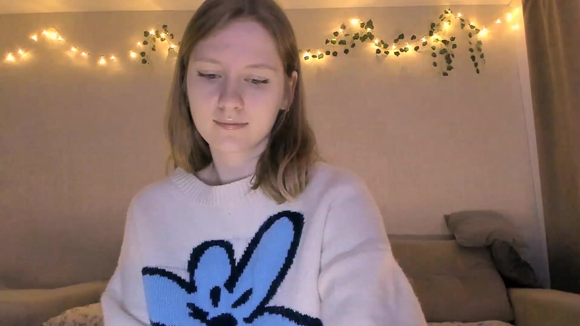 Gallery image thumbnail from cutegirlAlice's myfreecams stream on, 12/11/2022, 08:32 image 2 of 20