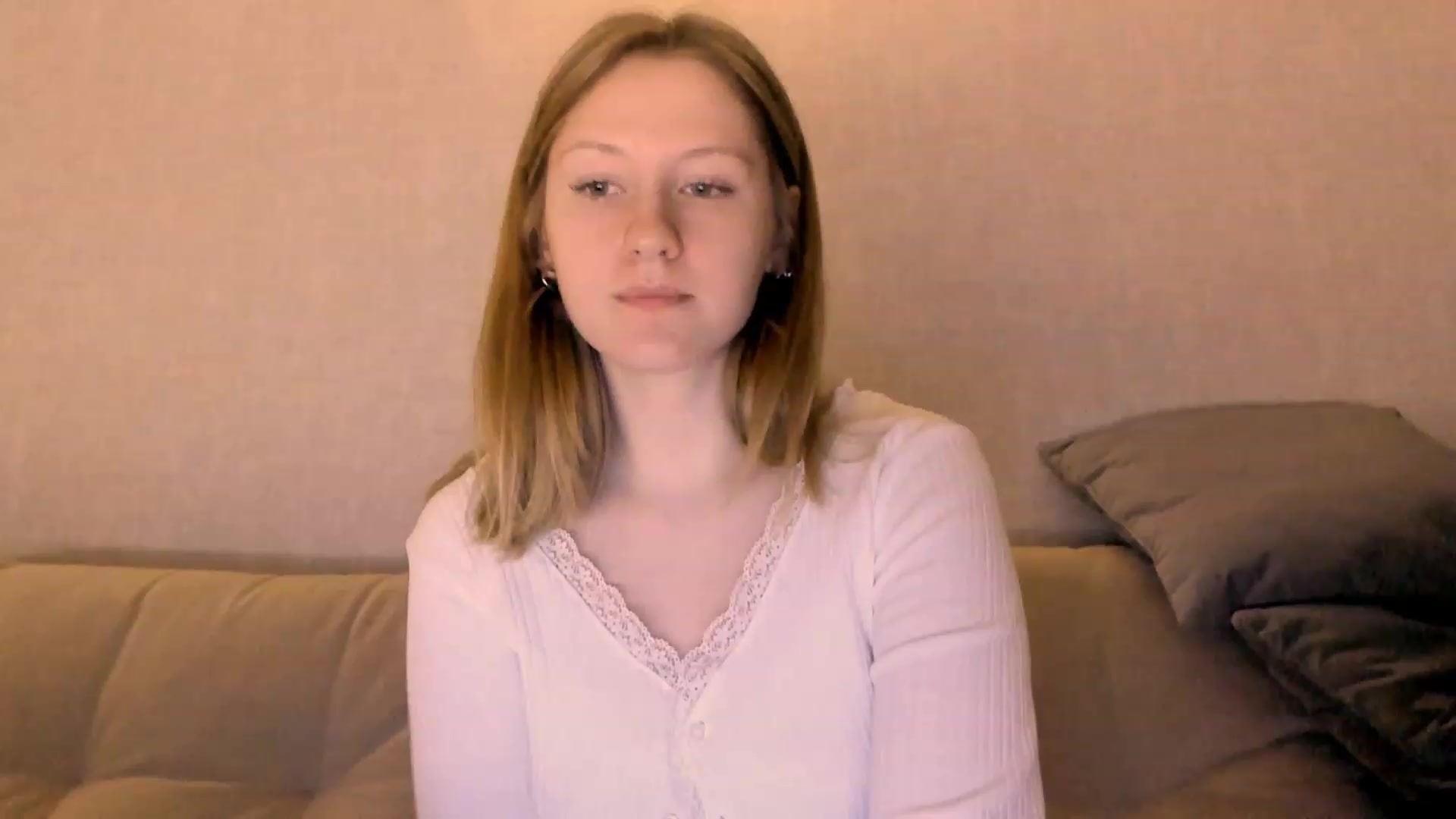 Gallery image thumbnail from cutegirlAlice's myfreecams stream on, 12/18/2022, 15:01 image 11 of 20