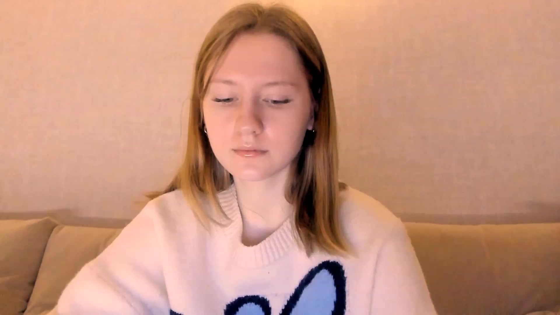 Gallery image thumbnail from cutegirlAlice's myfreecams stream on, 12/24/2022, 04:45 image 1 of 20