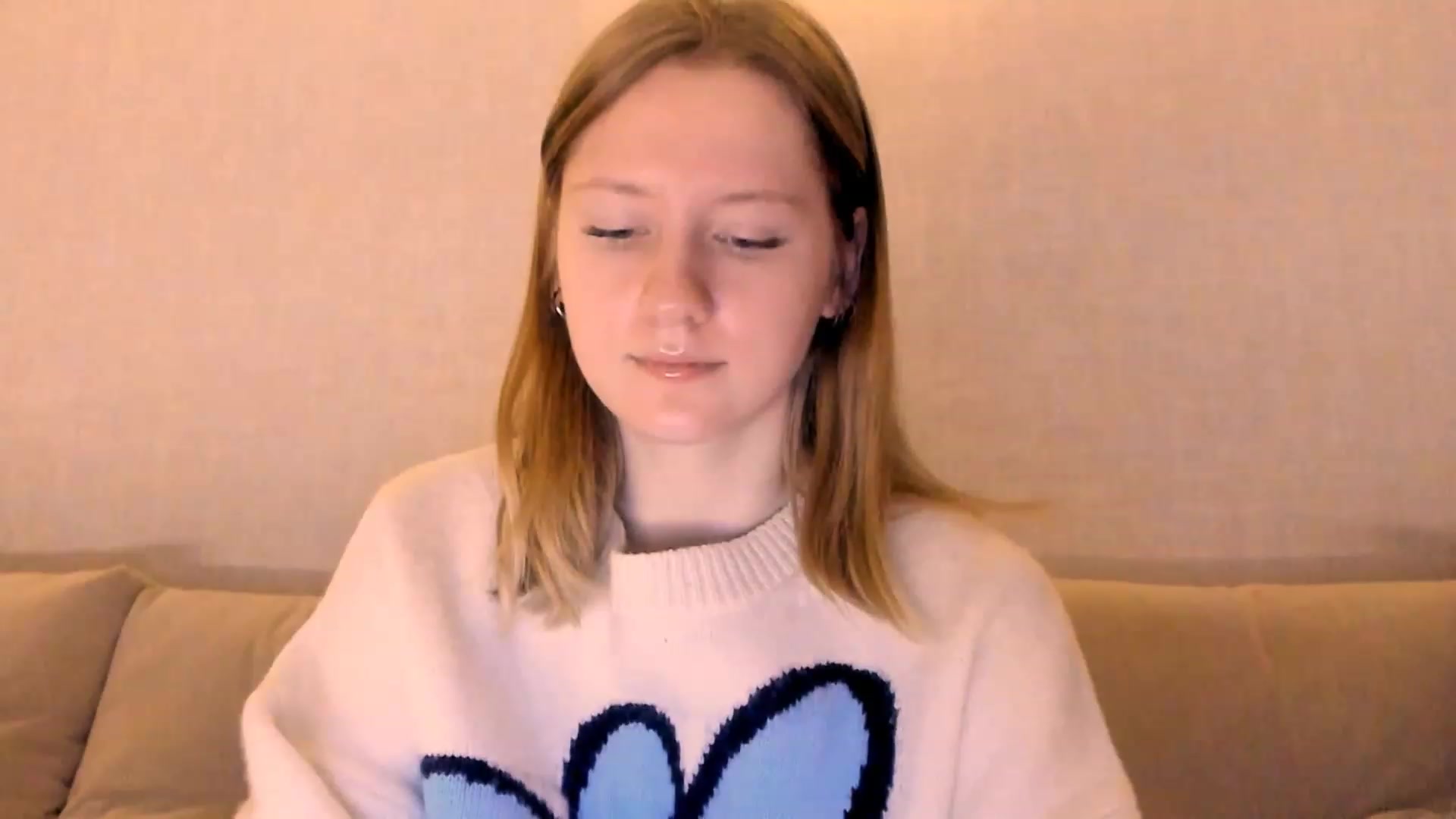 Gallery image thumbnail from cutegirlAlice's myfreecams stream on, 12/24/2022, 04:45 image 5 of 20