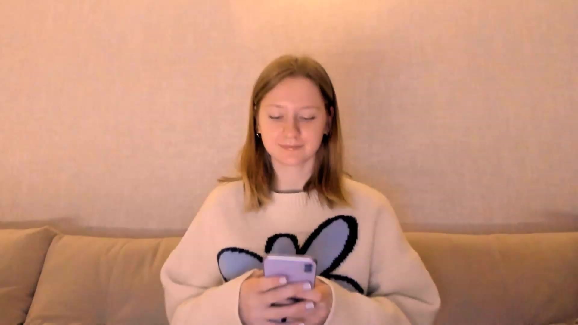 Gallery image thumbnail from cutegirlAlice's myfreecams stream on, 12/24/2022, 04:45 image 6 of 20