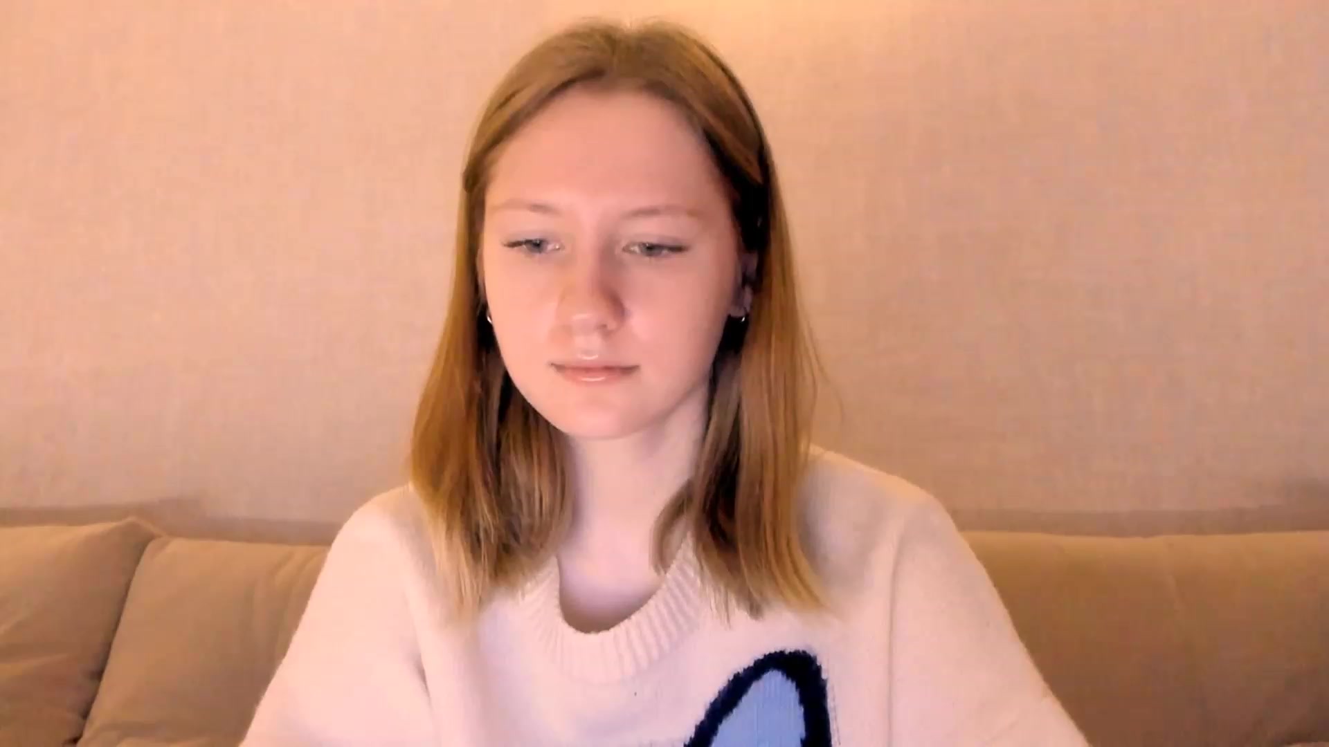 Gallery image thumbnail from cutegirlAlice's myfreecams stream on, 12/24/2022, 04:45 image 13 of 20