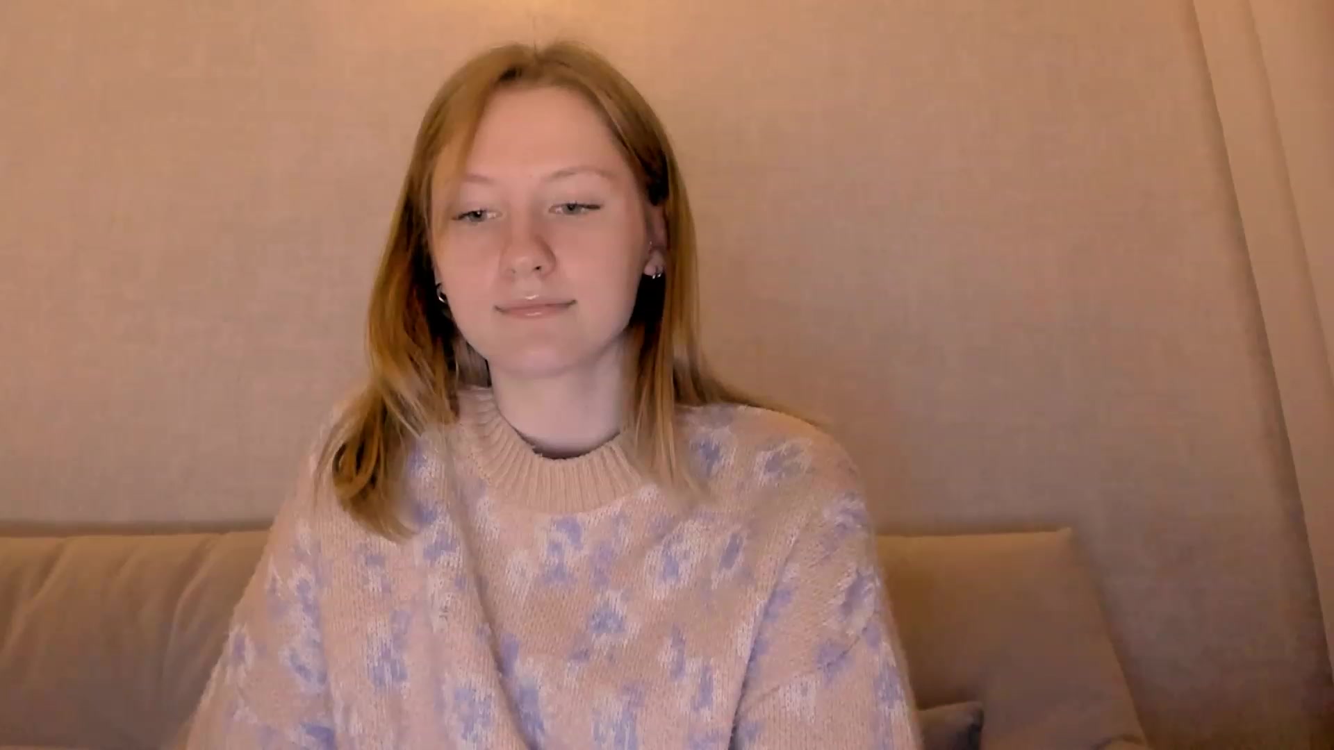 Gallery image thumbnail from cutegirlAlice's myfreecams stream on, 12/24/2022, 15:13 image 20 of 20