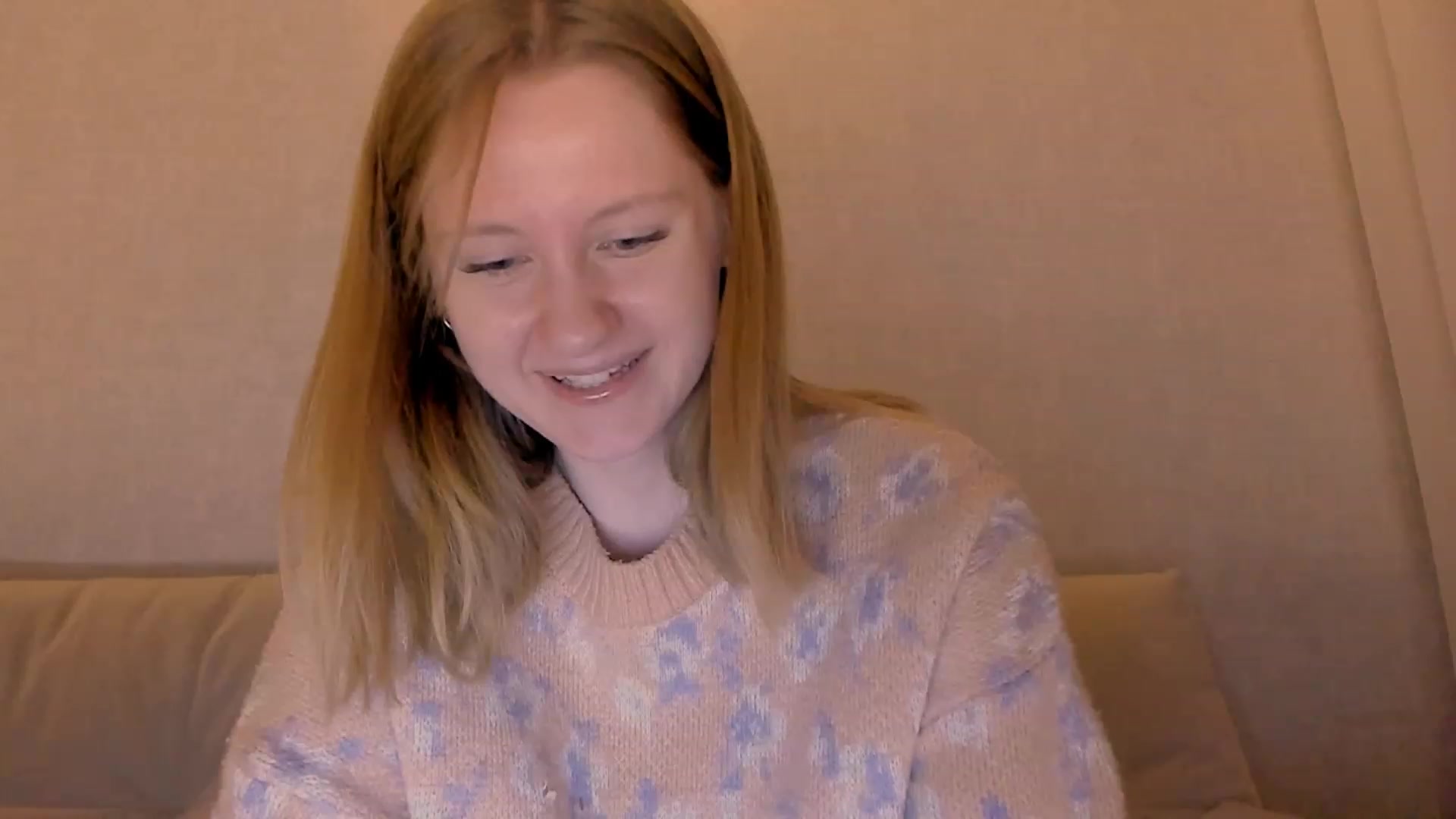 Gallery image thumbnail from cutegirlAlice's myfreecams stream on, 12/24/2022, 15:13 image 9 of 20