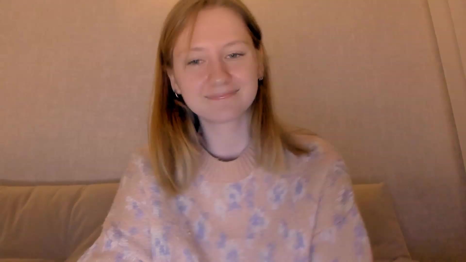 Gallery image thumbnail from cutegirlAlice's myfreecams stream on, 12/24/2022, 15:13 image 3 of 20