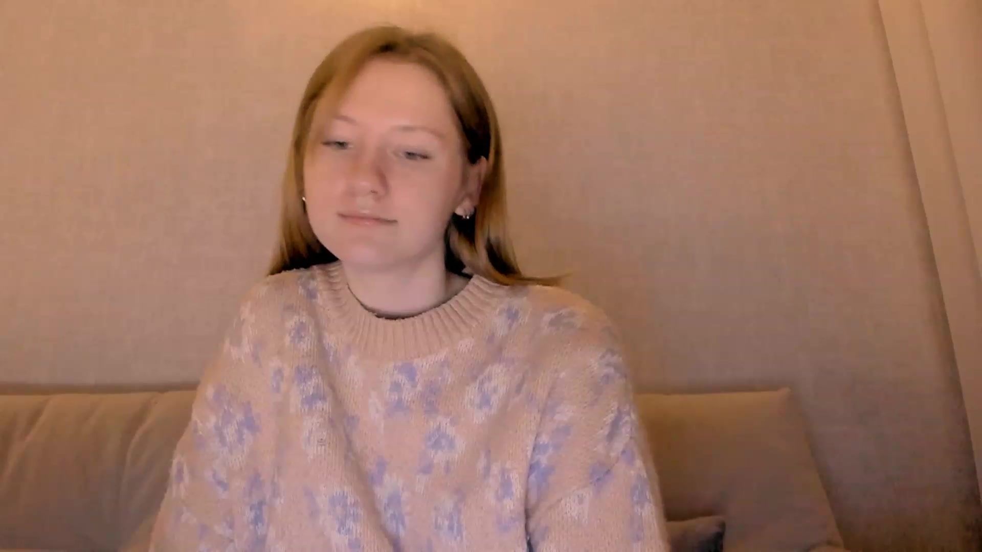 Gallery image thumbnail from cutegirlAlice's myfreecams stream on, 12/24/2022, 15:13 image 18 of 20
