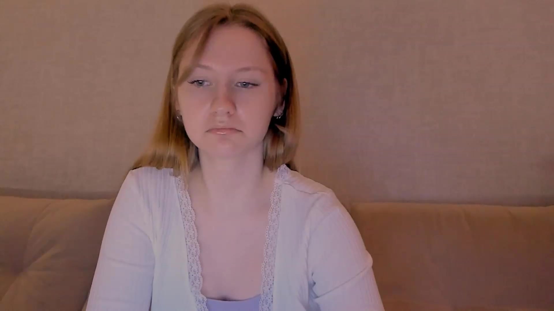 Gallery image thumbnail from cutegirlAlice's myfreecams stream on, 12/26/2022, 07:47 image 18 of 20