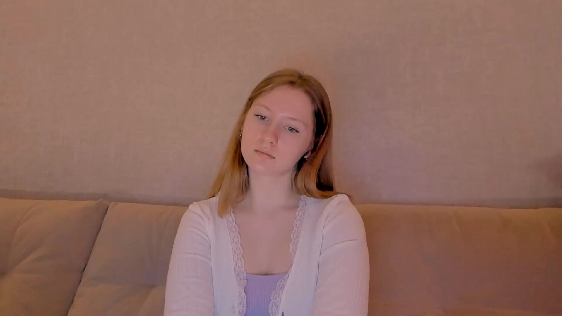 Gallery image thumbnail from cutegirlAlice's myfreecams stream on, 12/26/2022, 07:47 image 12 of 20