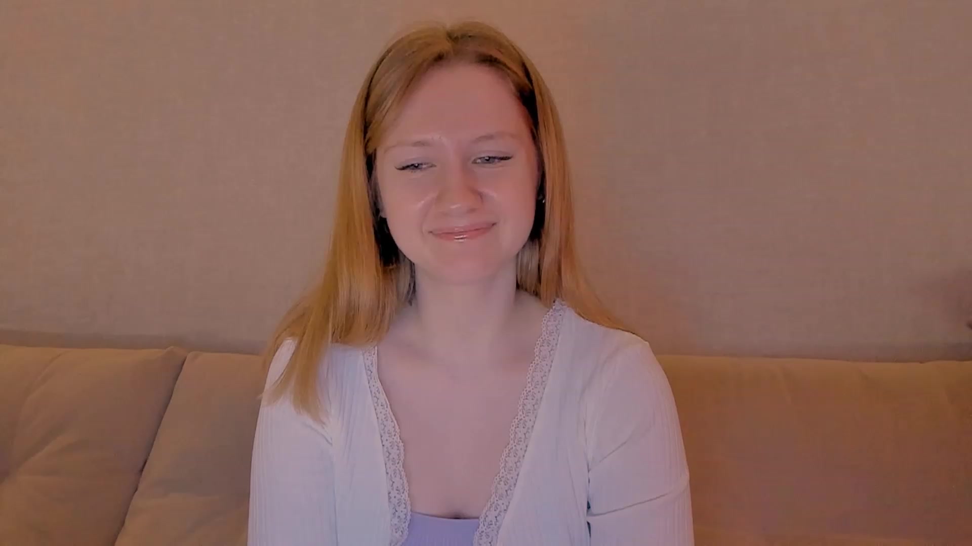 Gallery image thumbnail from cutegirlAlice's myfreecams stream on, 12/26/2022, 07:47 image 6 of 20