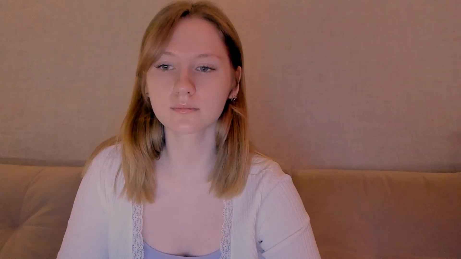 Gallery image thumbnail from cutegirlAlice's myfreecams stream on, 12/26/2022, 07:47 image 16 of 20