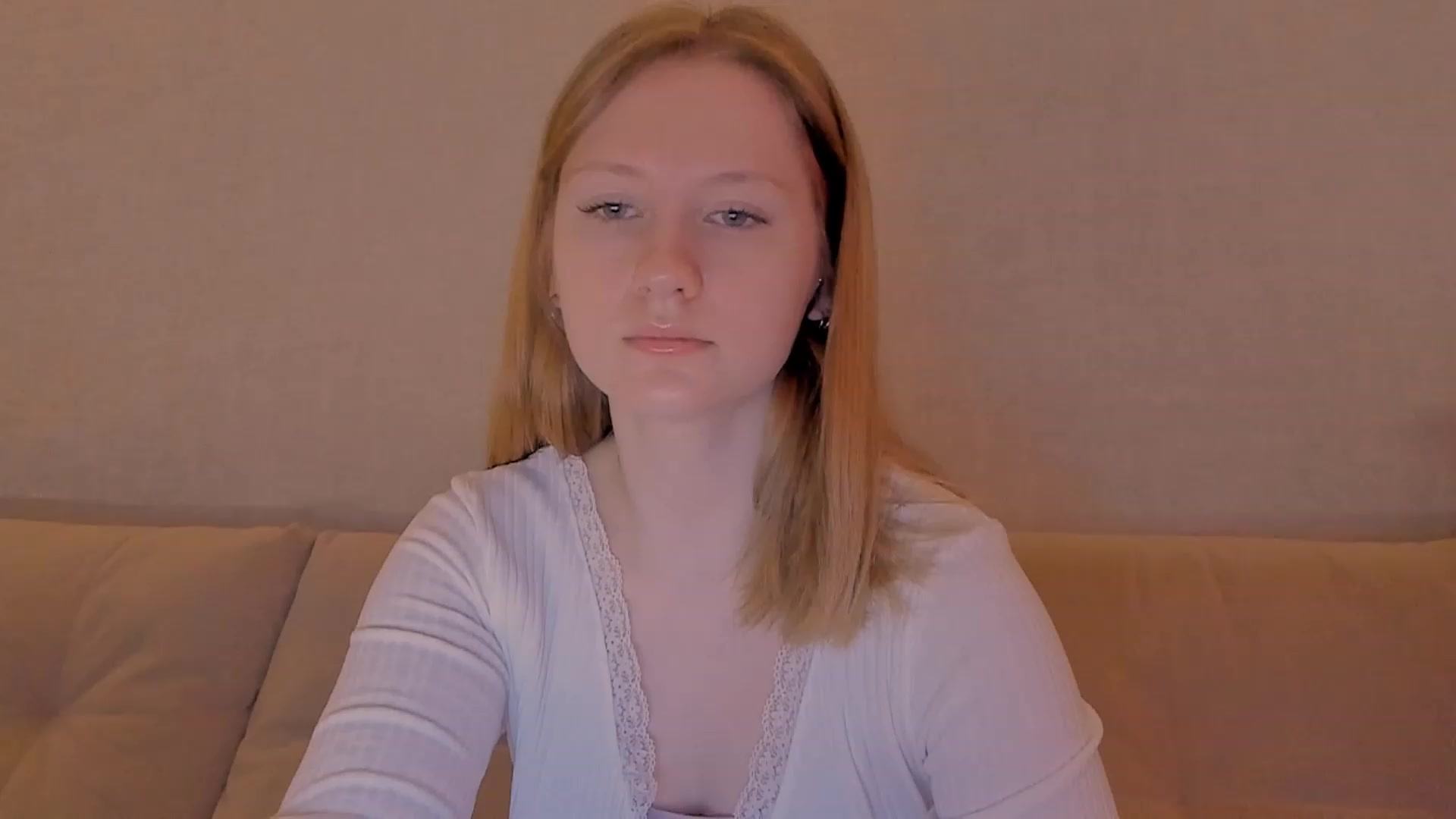 Gallery image thumbnail from cutegirlAlice's myfreecams stream on, 12/26/2022, 07:47 image 3 of 20