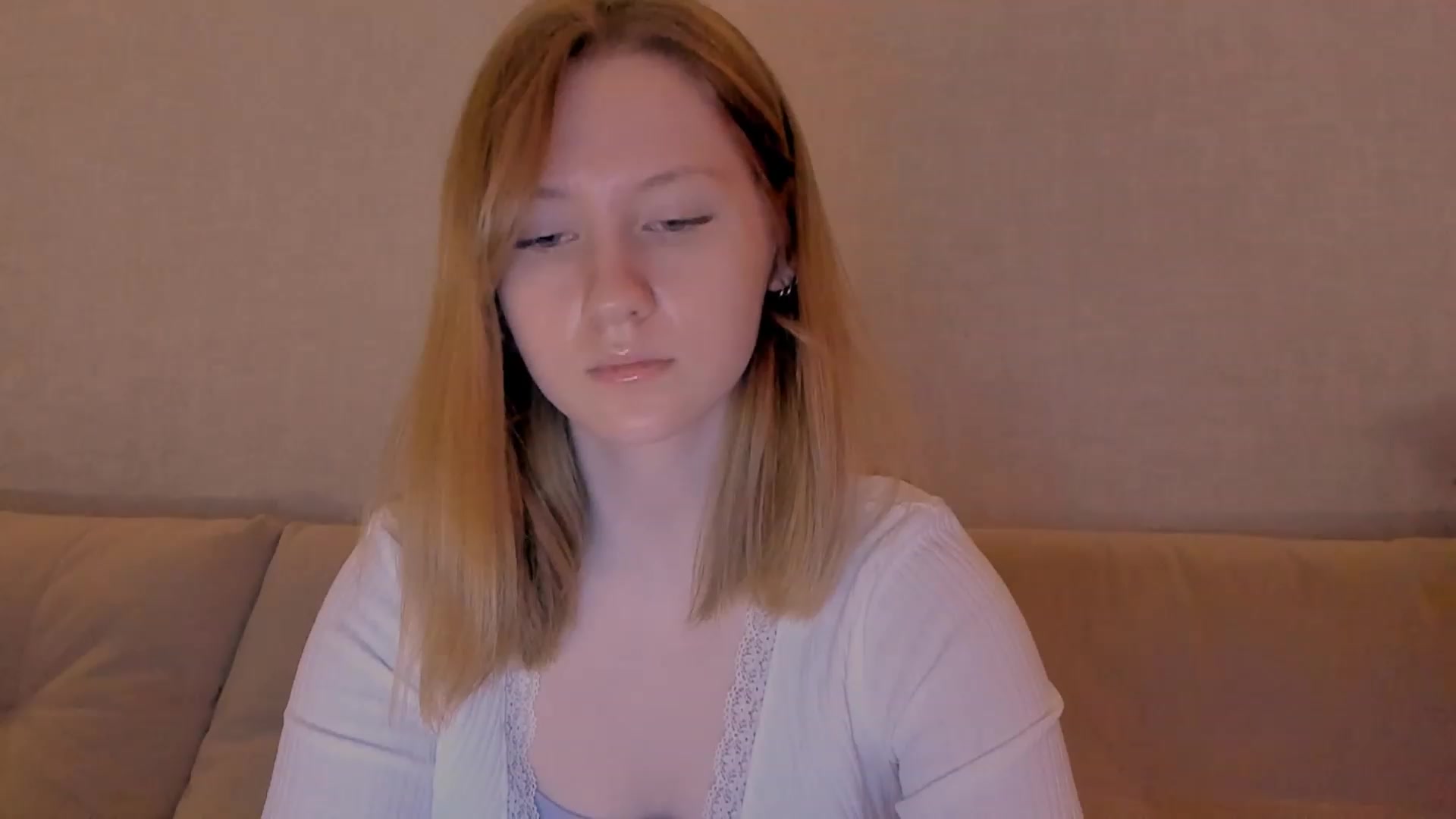 Gallery image thumbnail from cutegirlAlice's myfreecams stream on, 12/26/2022, 07:47 image 11 of 20