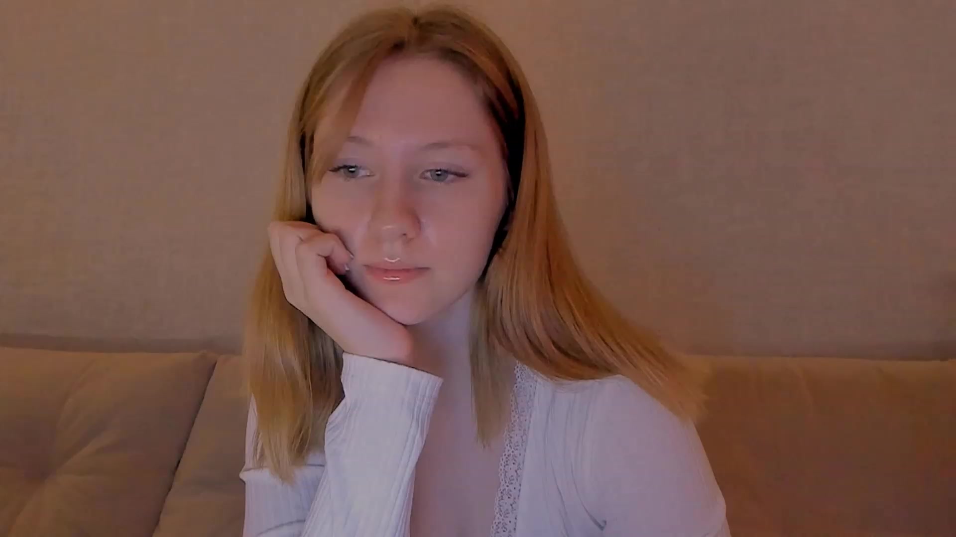 Gallery image thumbnail from cutegirlAlice's myfreecams stream on, 12/26/2022, 07:47 image 1 of 20