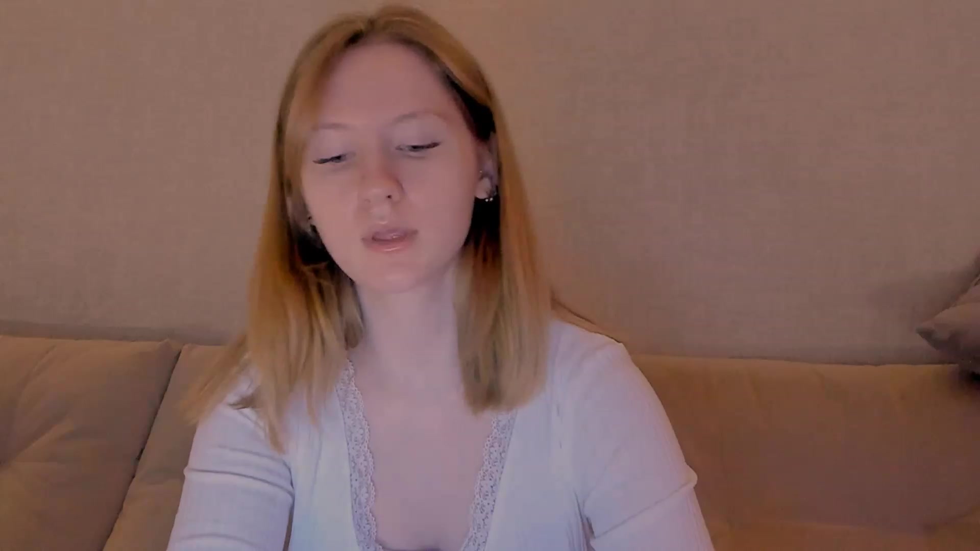Gallery image thumbnail from cutegirlAlice's myfreecams stream on, 12/26/2022, 07:47 image 20 of 20